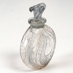 1920 Rene Lalique Serpent Parfümflasche Klarglas mit blauer Patina, Schlange