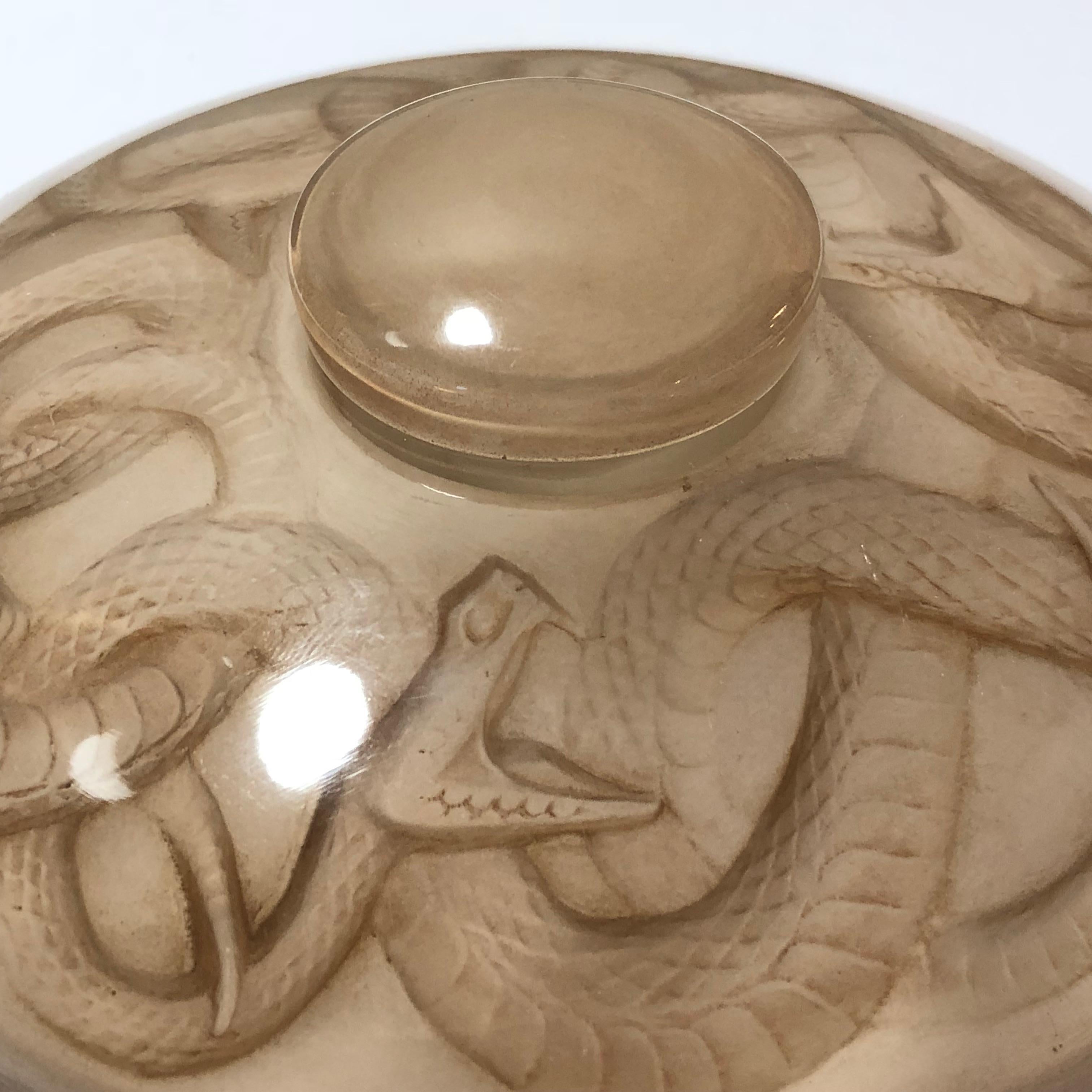 1920 Rene Lalique Serpents Snakes Inkwell Clear and Frosted Stained Glass In Good Condition In Boulogne Billancourt, FR