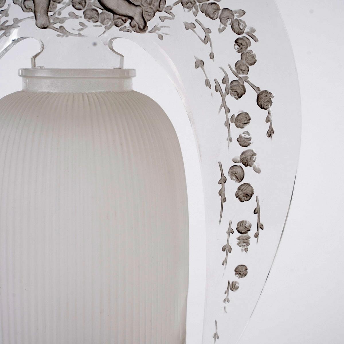 1920 René Lalique - Tiara Night Lamp Amours Glass With Grey Patina In Good Condition For Sale In Boulogne Billancourt, FR