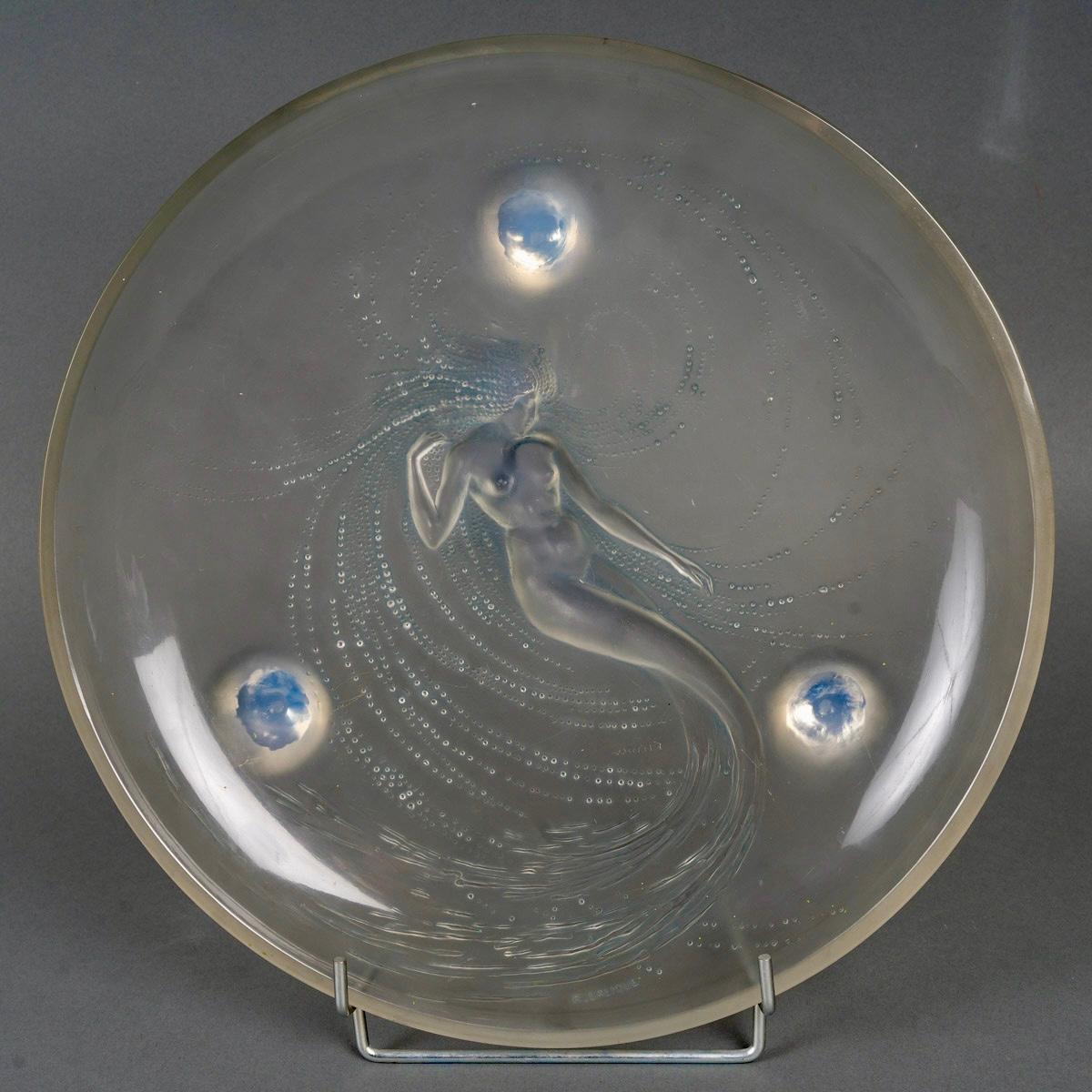 Art Deco 1920 René Lalique Trepied Sirene Mermaid Bowl Opalescent Glass Blue Patina For Sale