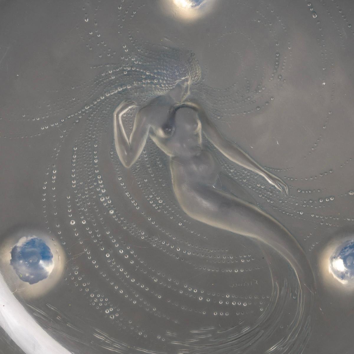Molded 1920 René Lalique Trepied Sirene Mermaid Bowl Opalescent Glass Blue Patina For Sale