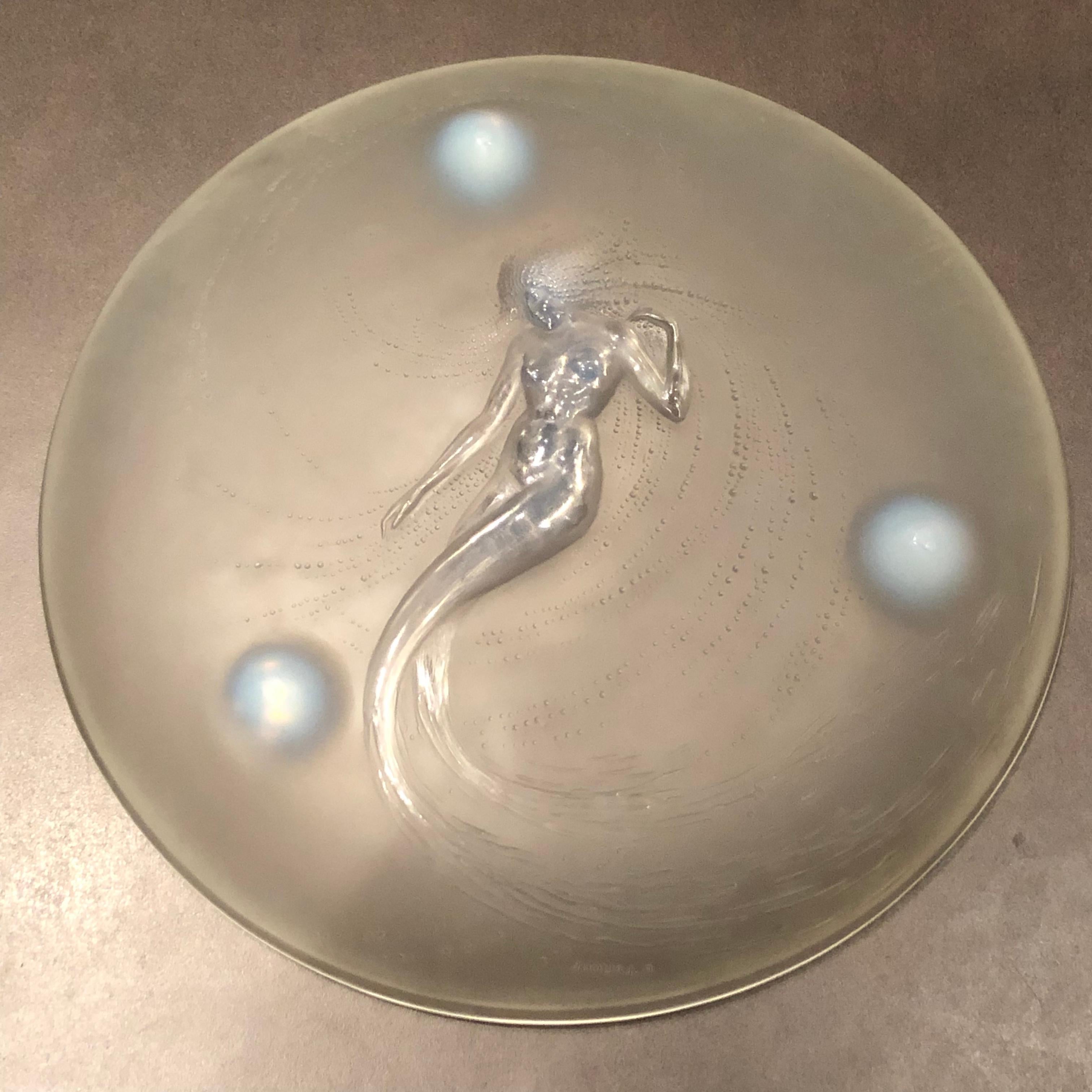 Molded 1920 René Lalique Trepied Sirene Three Feet Bowl Opalescent Glass, Mermaid