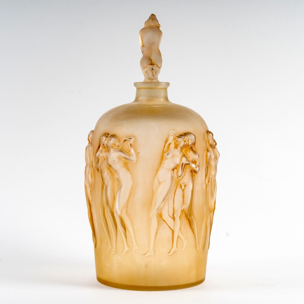 Français 1920 Rene His Vase 12 Figurines Bouchon Figurine Verre et Patine Sépia en vente