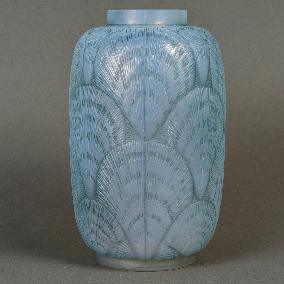 French 1920 René Lalique - Vase Coquilles Shell Opalescent Glass With Blue Patina
