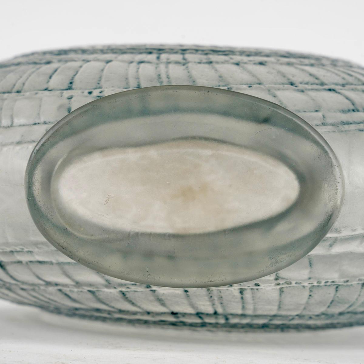 Molded 1920 René Lalique Vase Escargot Snail Glass with Blue Patina