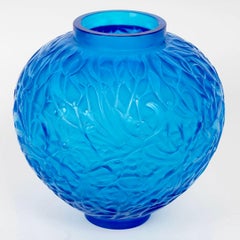 1920 René Lalique - Vase Gui Mistletoe Electric Blue Glass