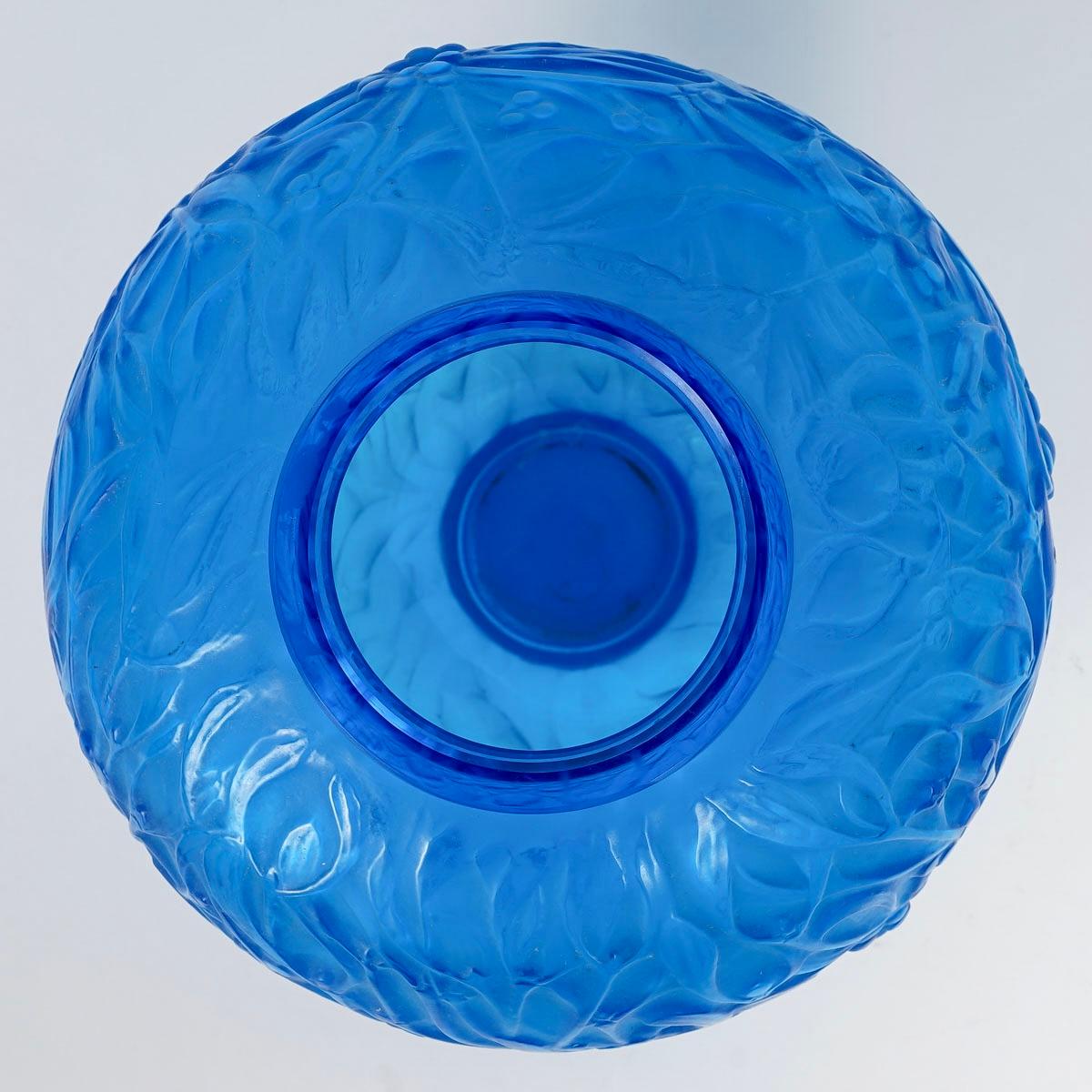 French 1920 René Lalique - Vase Gui Mistletoe Electric Blue Glass