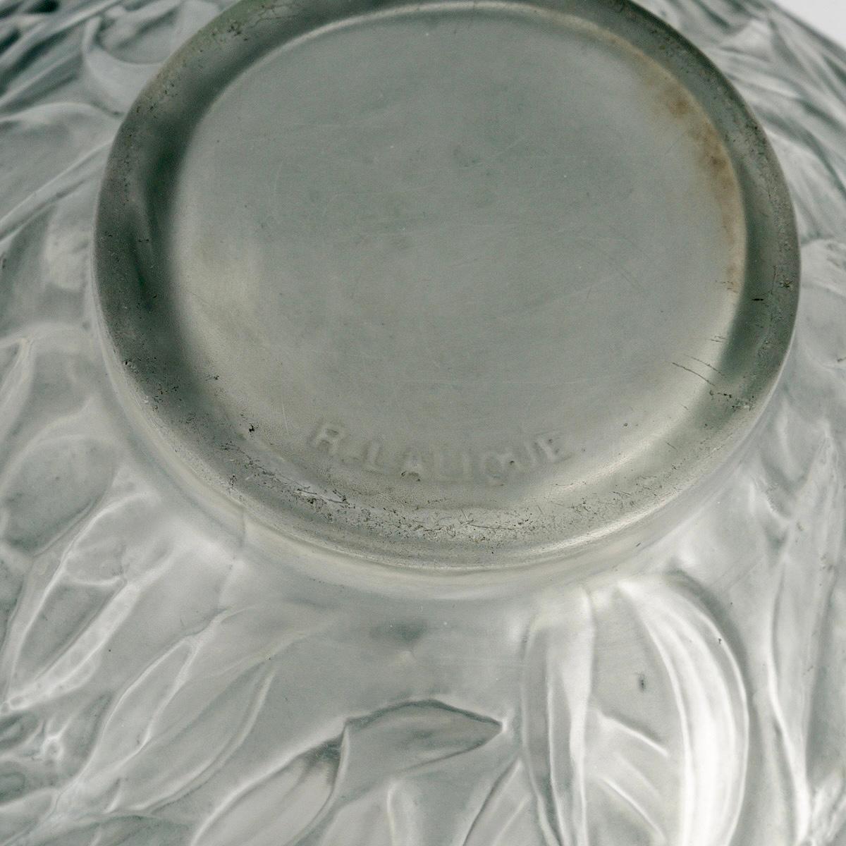 Inizio XX secolo 1920 René Lalique - Vaso Gui Vischio in vetro smerigliato con patina blu