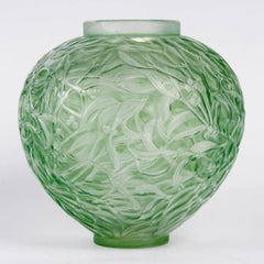 1920 René Lalique - Vaso Gui Vischio in vetro con patina verde