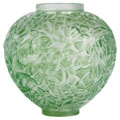 1920 René Lalique - Jarrón Gui Muérdago Vidrio con pátina verde