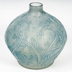 1920 René Lalique - Vase Plumes Feathers Glass With Blue Patina