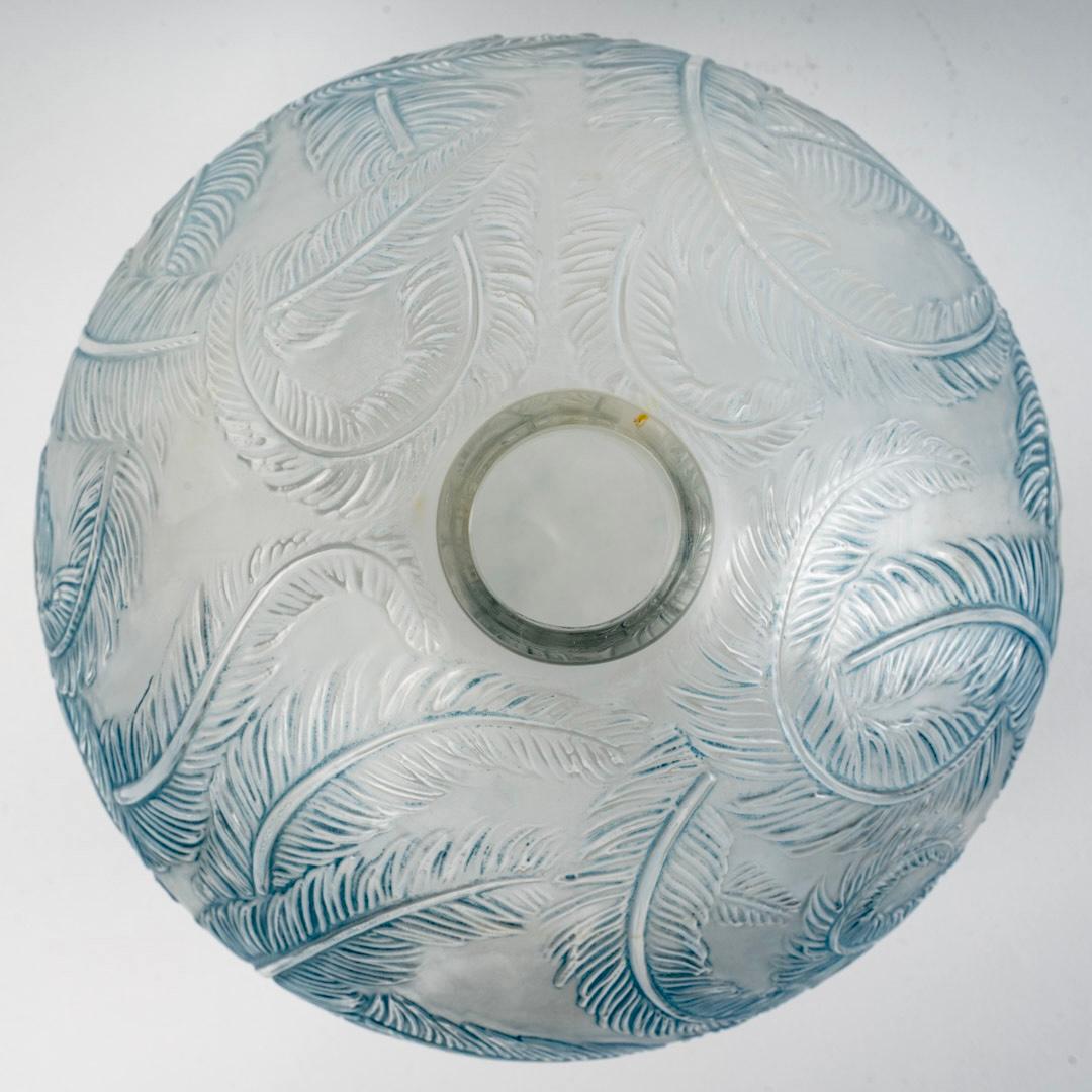 Molded 1920 René Lalique - Vase Plumes Frosted Glass With Blue Patina