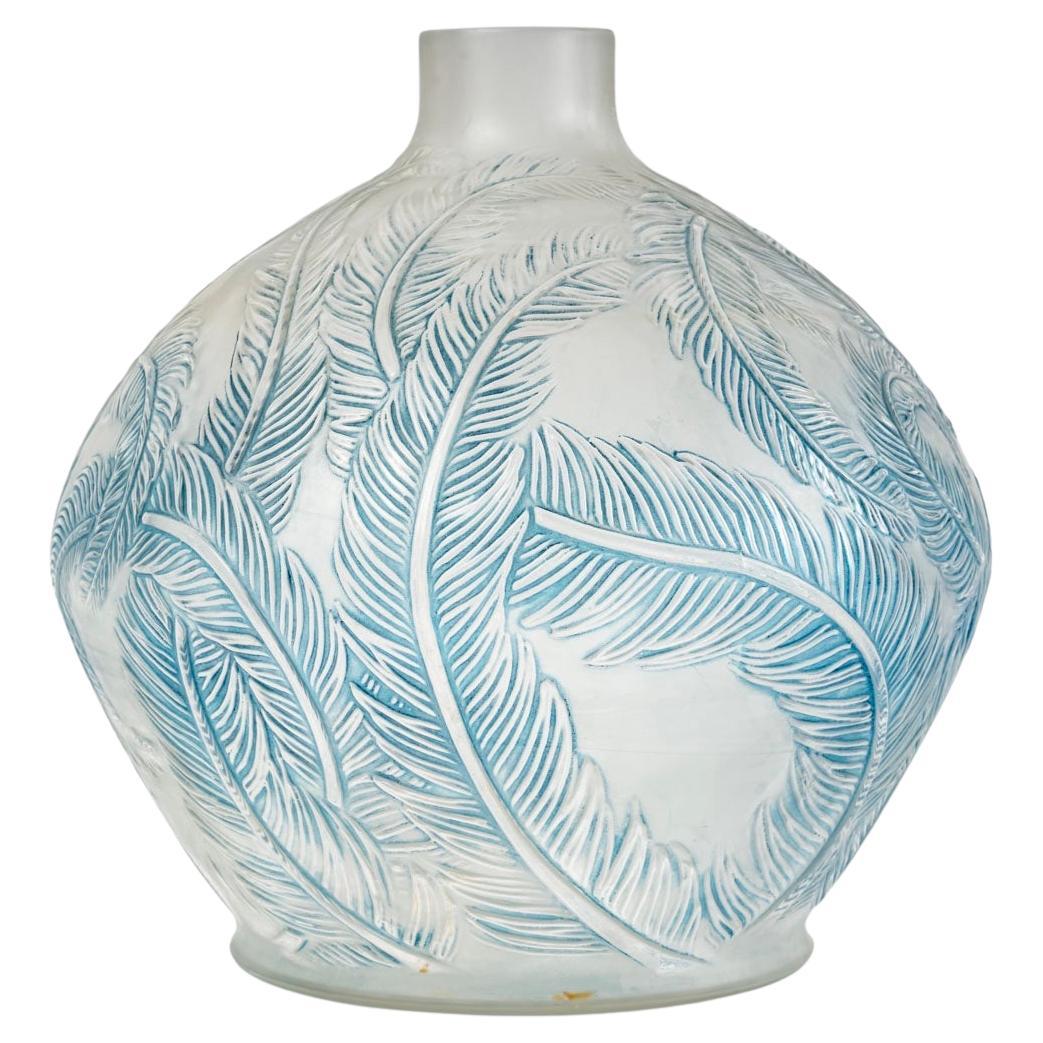 1920 René Lalique - Vase Plumes Frosted Glass With Blue Patina