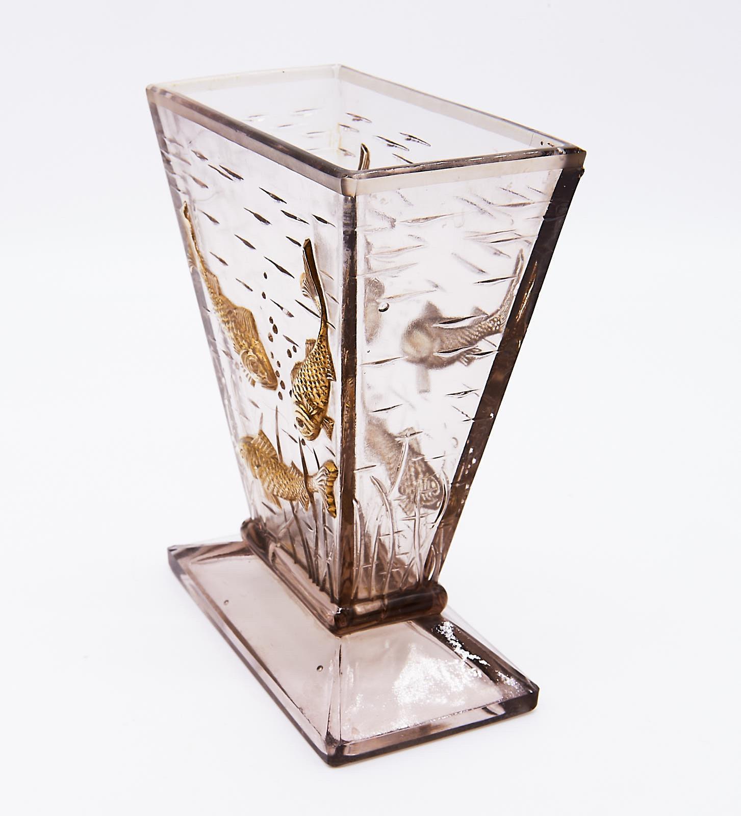 Art Glass 1920´s, Art Deco Glass Aquarium Vase with Relief Moulded Fish, Probably Baccarat