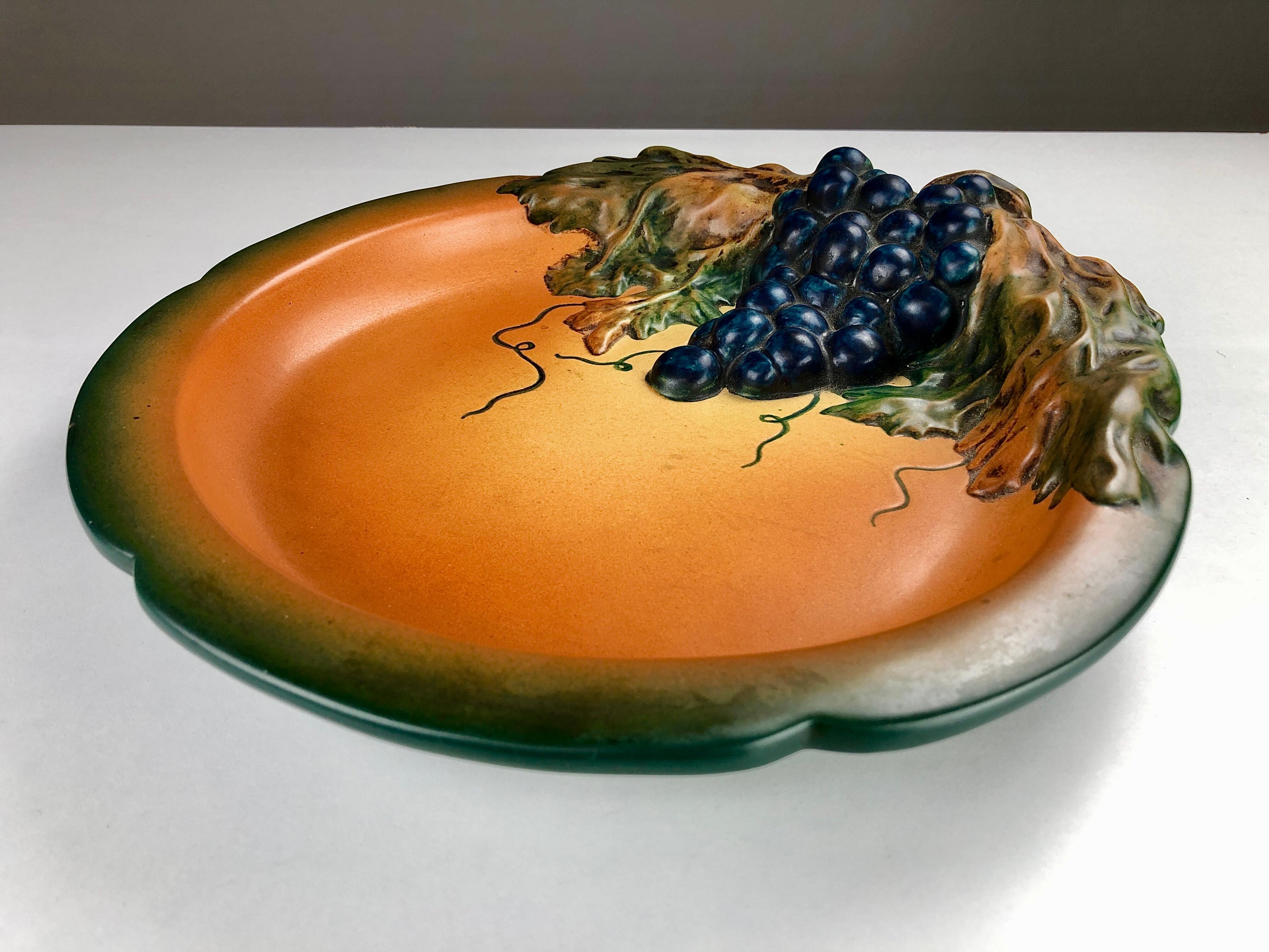 1920´s Hand-crafted Art Nouveau Grape Decorated Platter by P. Ipsens Enke In Good Condition For Sale In Knebel, DK