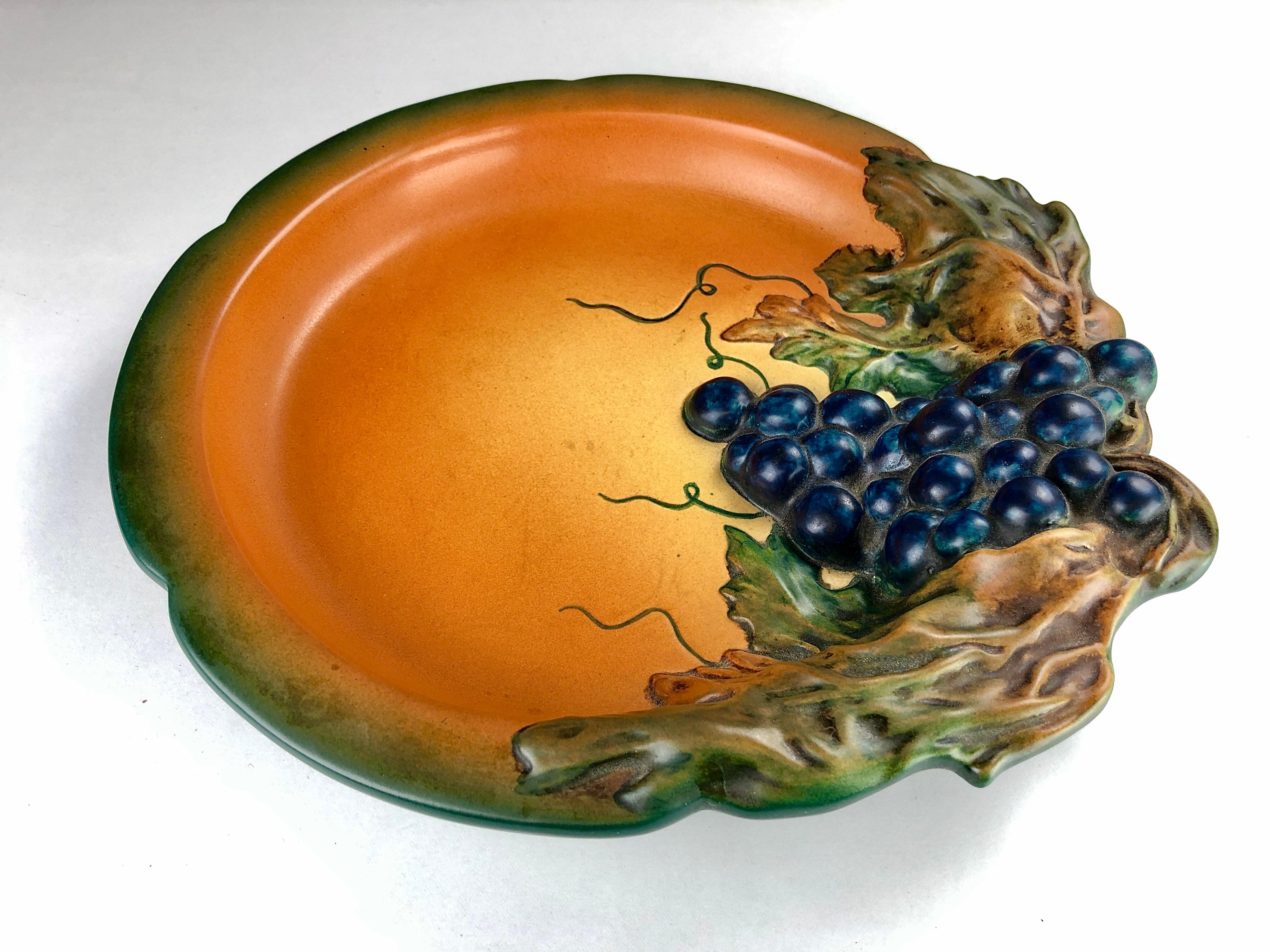 1920´s Hand-crafted Art Nouveau Grape Decorated Platter by P. Ipsens Enke For Sale 1