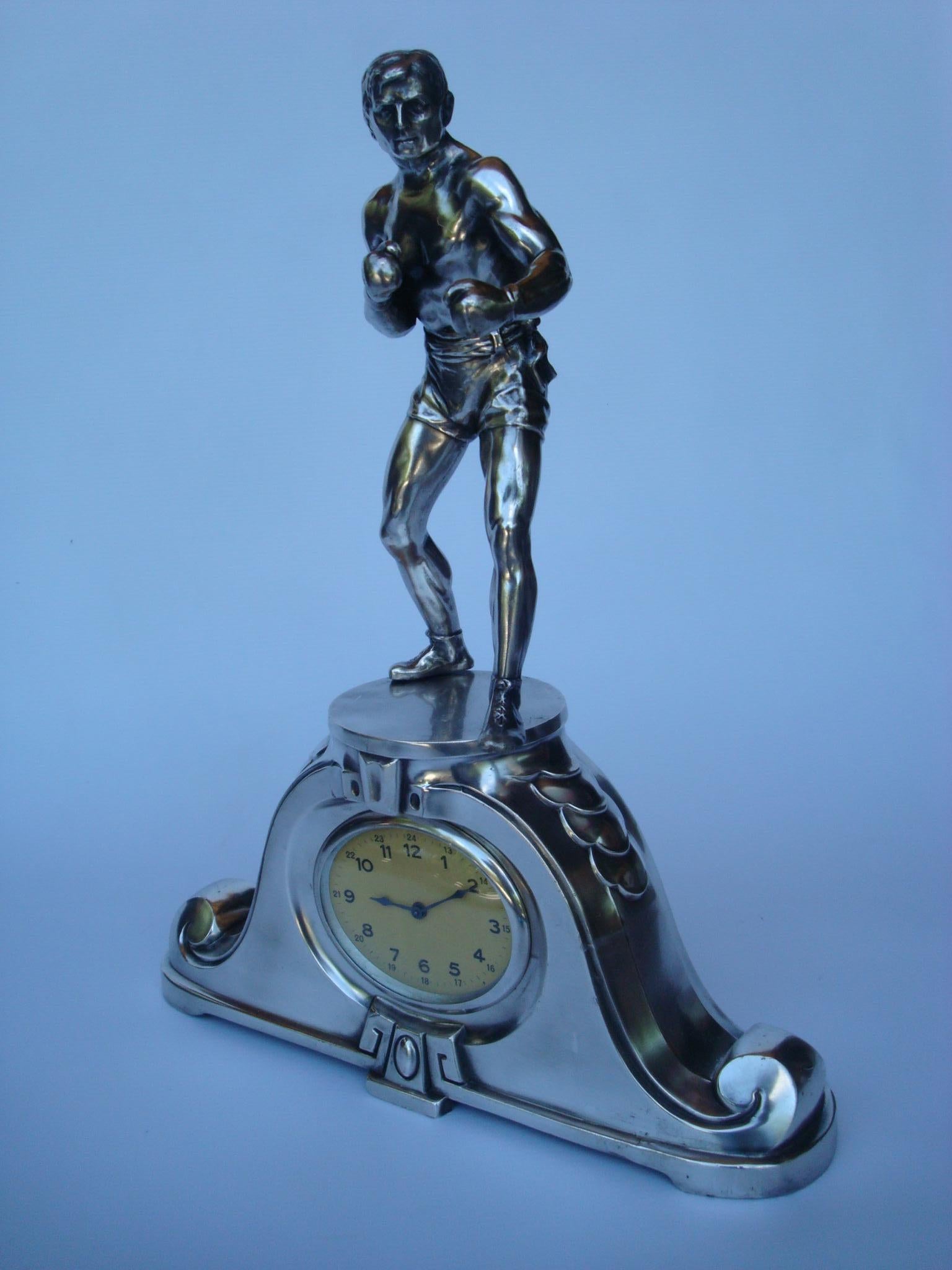 1920´s Boxer Sculpture / Table, Mantel Clock For Sale 4