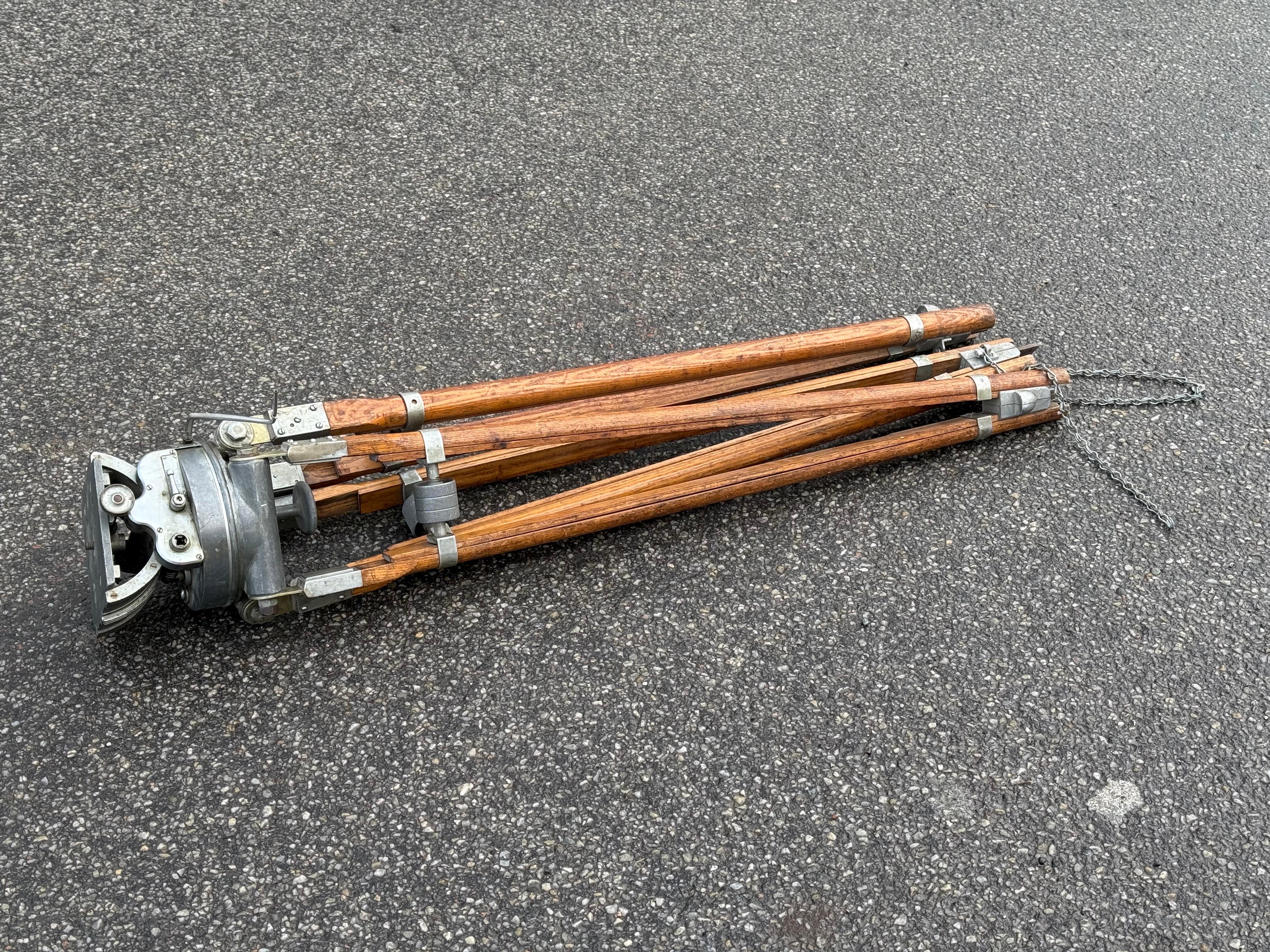 Début du 20ème siècle Vintage des années 1920 - Camera Wood Tripod Stand en vente