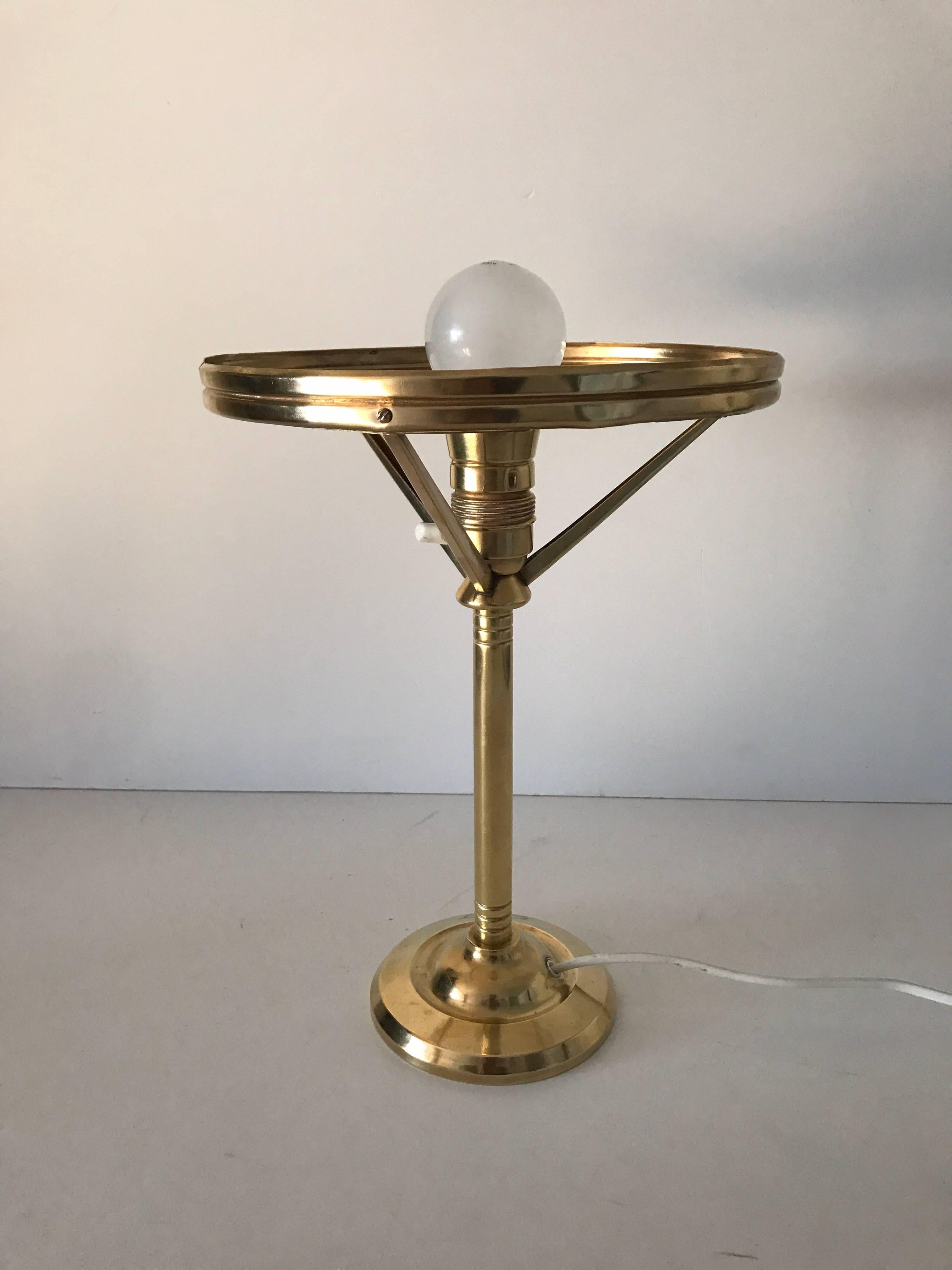 1920 Swedish Art Nouveau Jugendstil Brass and Art Glass Table Lamp For Sale 2