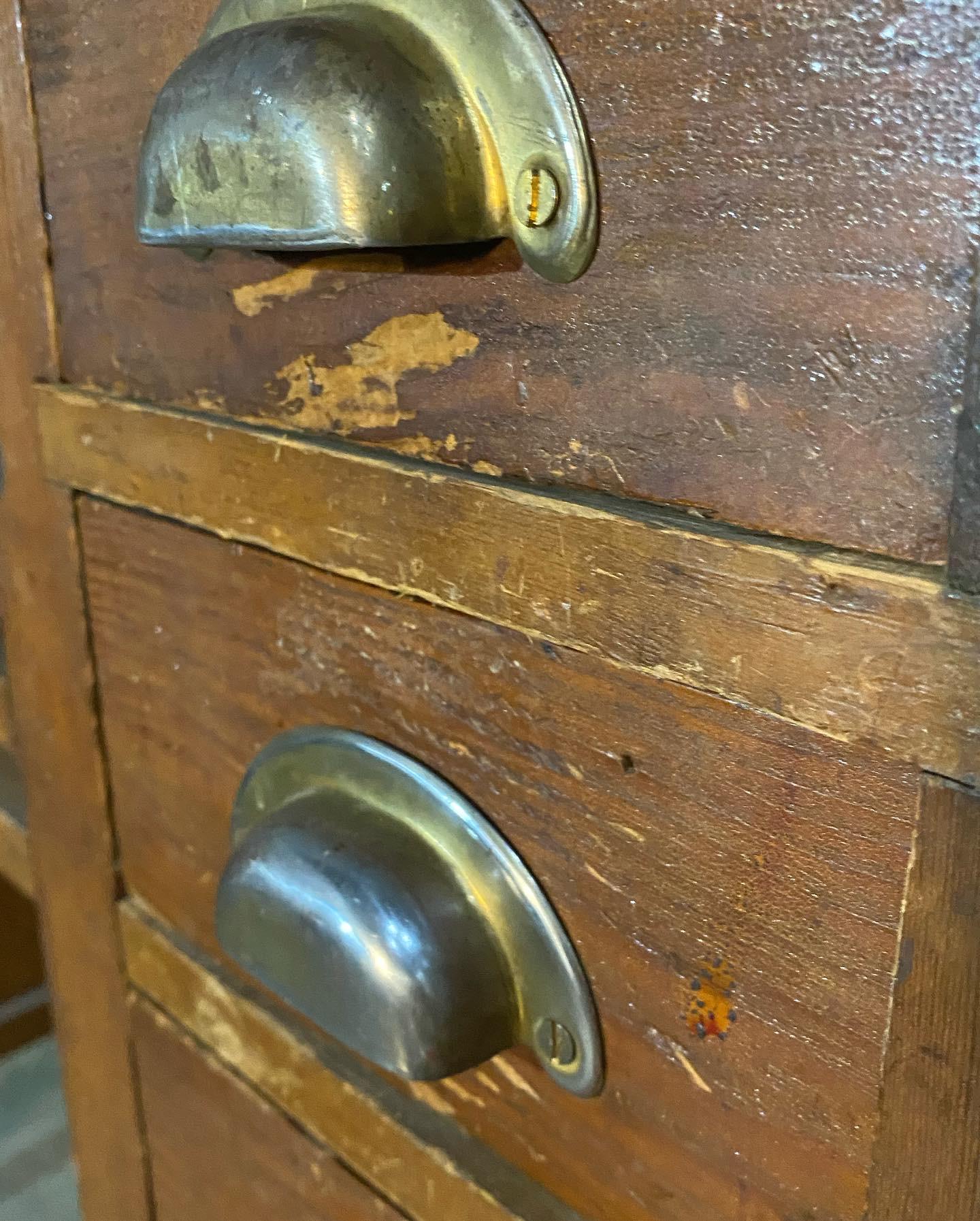 A very original. Watchmakers desk from the Birks Jewellery Co, this cabinet was used by repair workers in the trade.

A nice authentic piece.