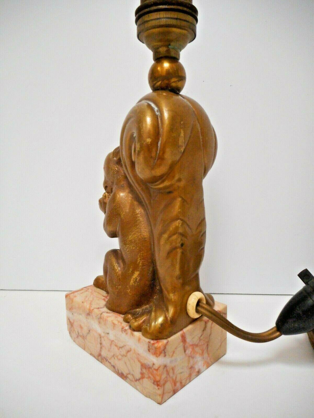 1920 French Art Deco Dore Bronze Sculptural Squirrel Table Lamp For Sale 2