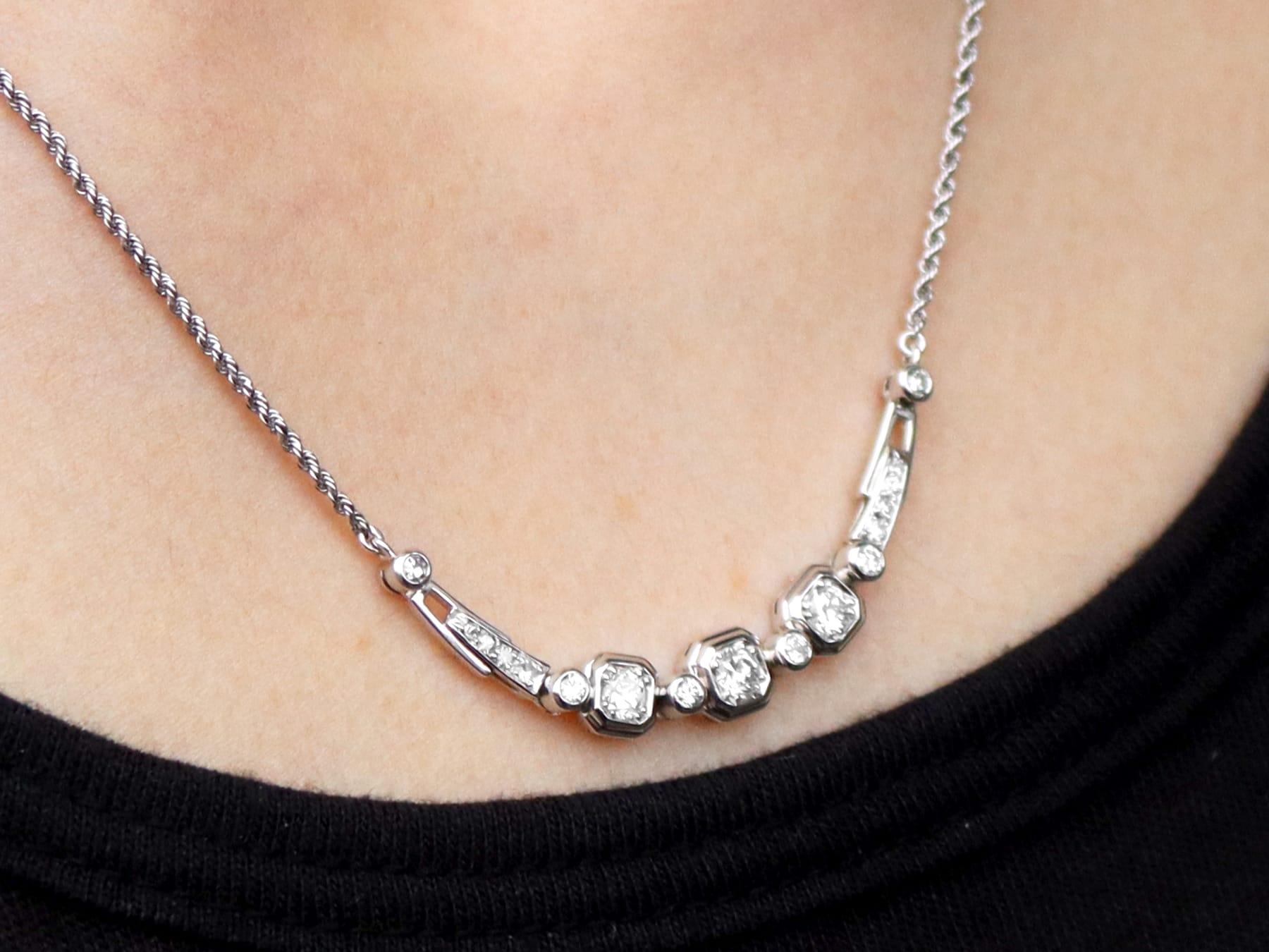 1920s 0.66 Carat Diamond and 18k White Gold Necklace For Sale 5