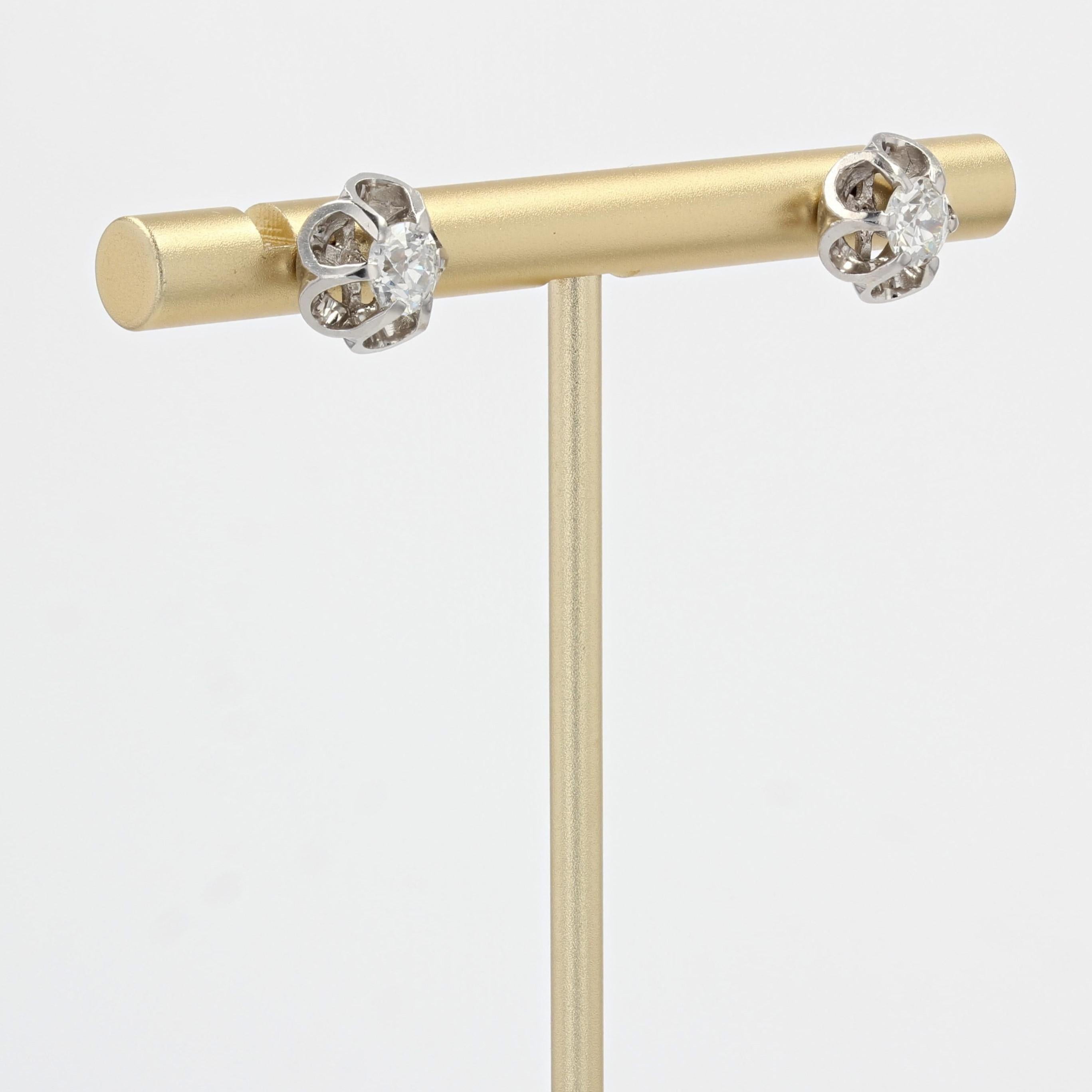 Art Deco 1920s 0.80 Carat Diamonds Set Dahlia 18 Karat White Gold Earrings For Sale