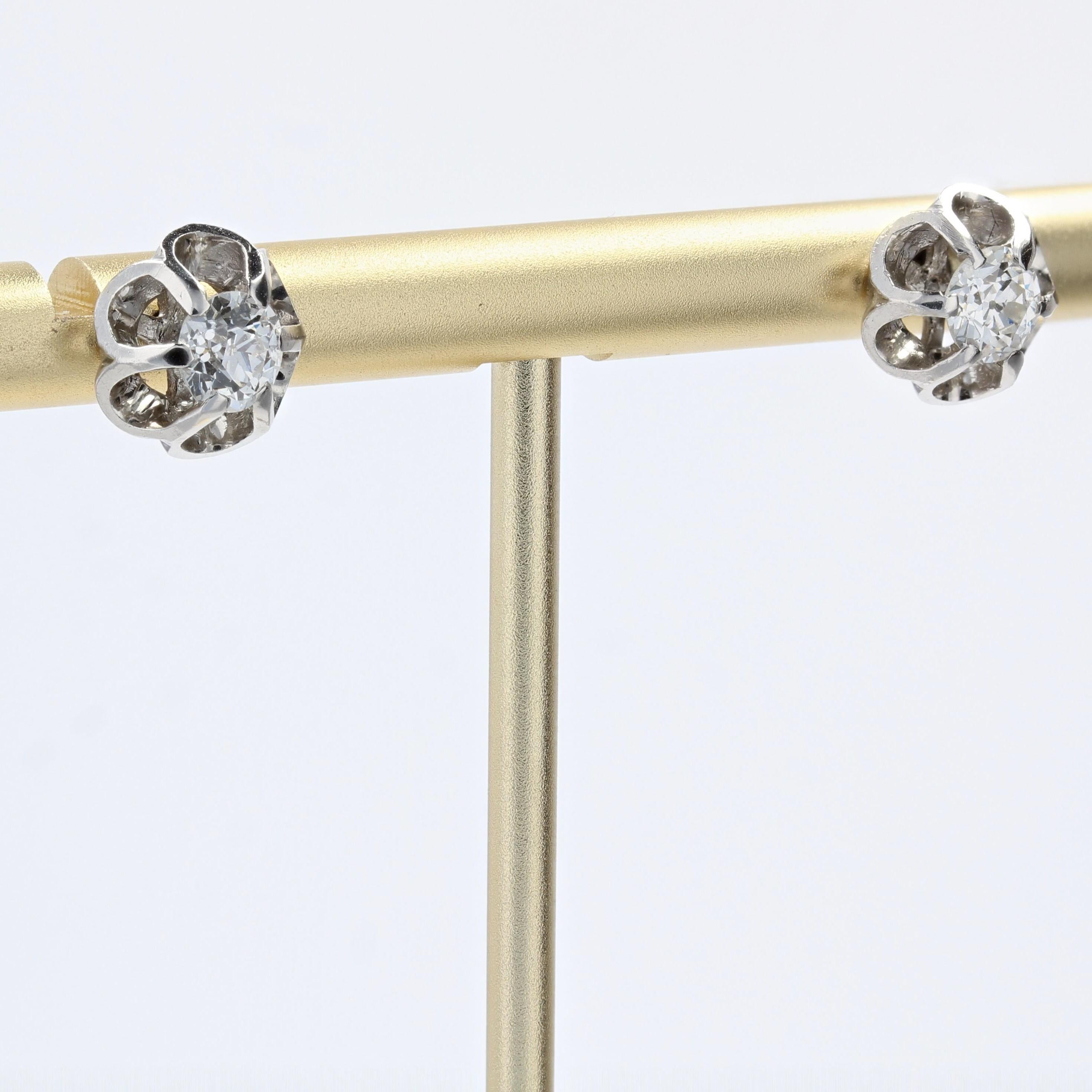 1920s 0.80 Carat Diamonds Set Dahlia 18 Karat White Gold Earrings For Sale 2