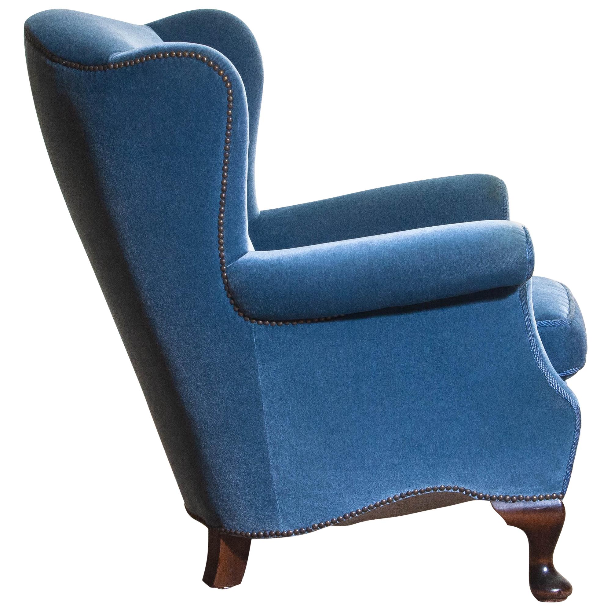 1920s,  Hollywood Regency Blue Velvet Wingback Club Lounge Armchair, Sweden In Good Condition In Silvolde, Gelderland