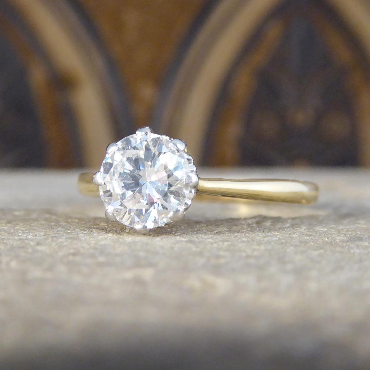1920's 1.00ct Diamond Solitaire Engagement Ring in 18ct Yellow Gold and Platinum In Excellent Condition In Yorkshire, West Yorkshire