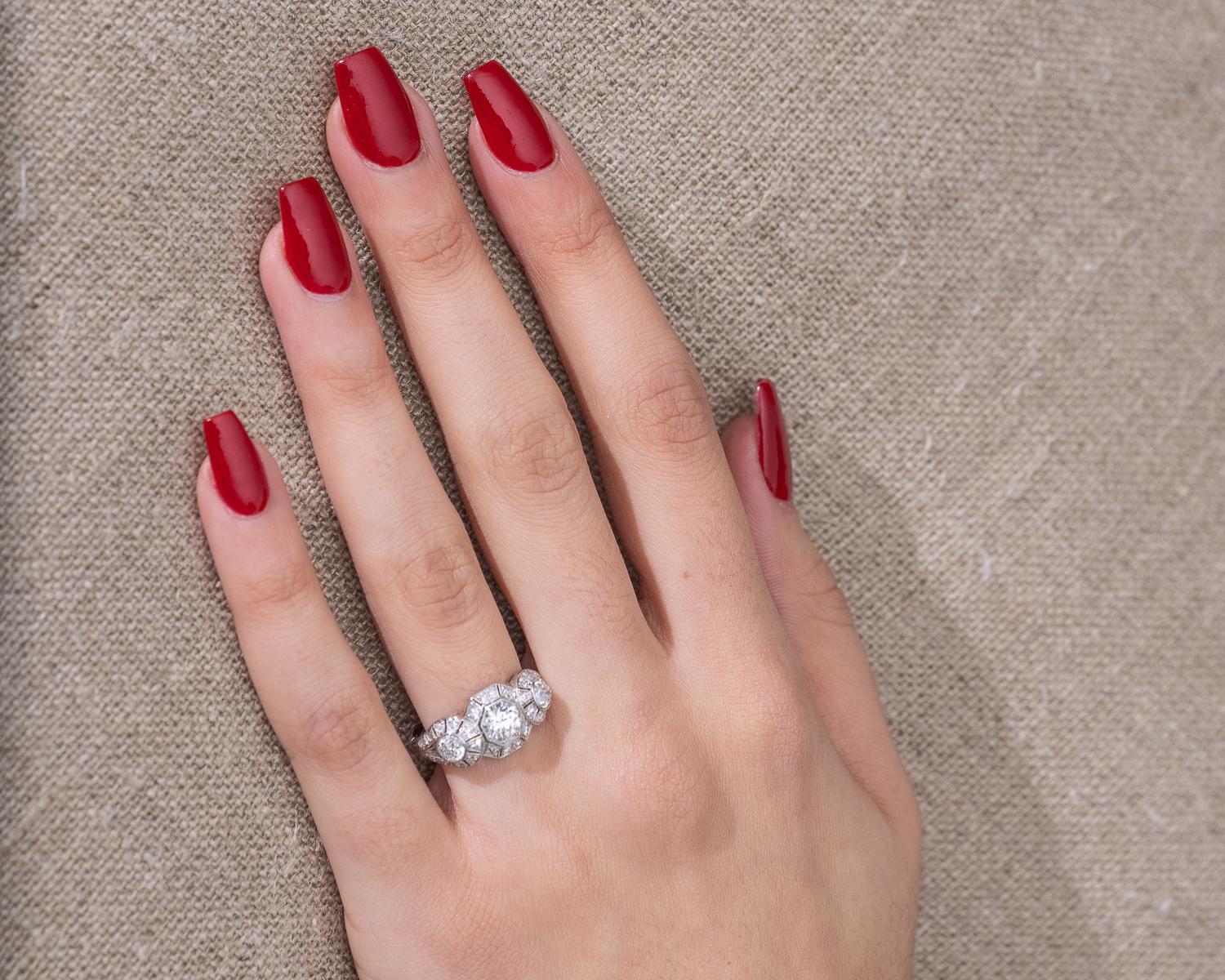 1920s 1.40 Carat Total 3-Stone Diamond Platinum Engagement Ring 5