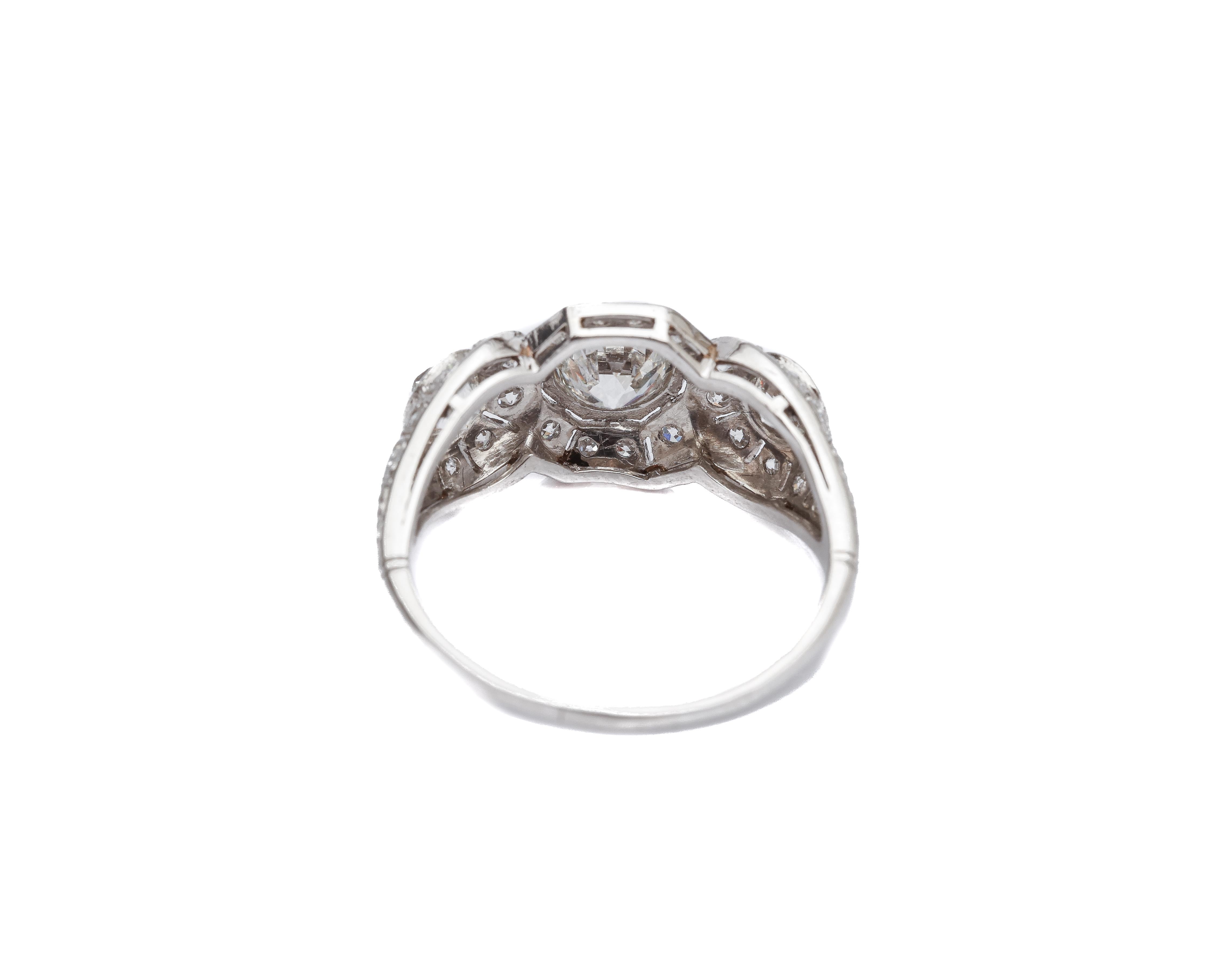 1920s 1.40 Carat Total 3-Stone Diamond Platinum Engagement Ring 2