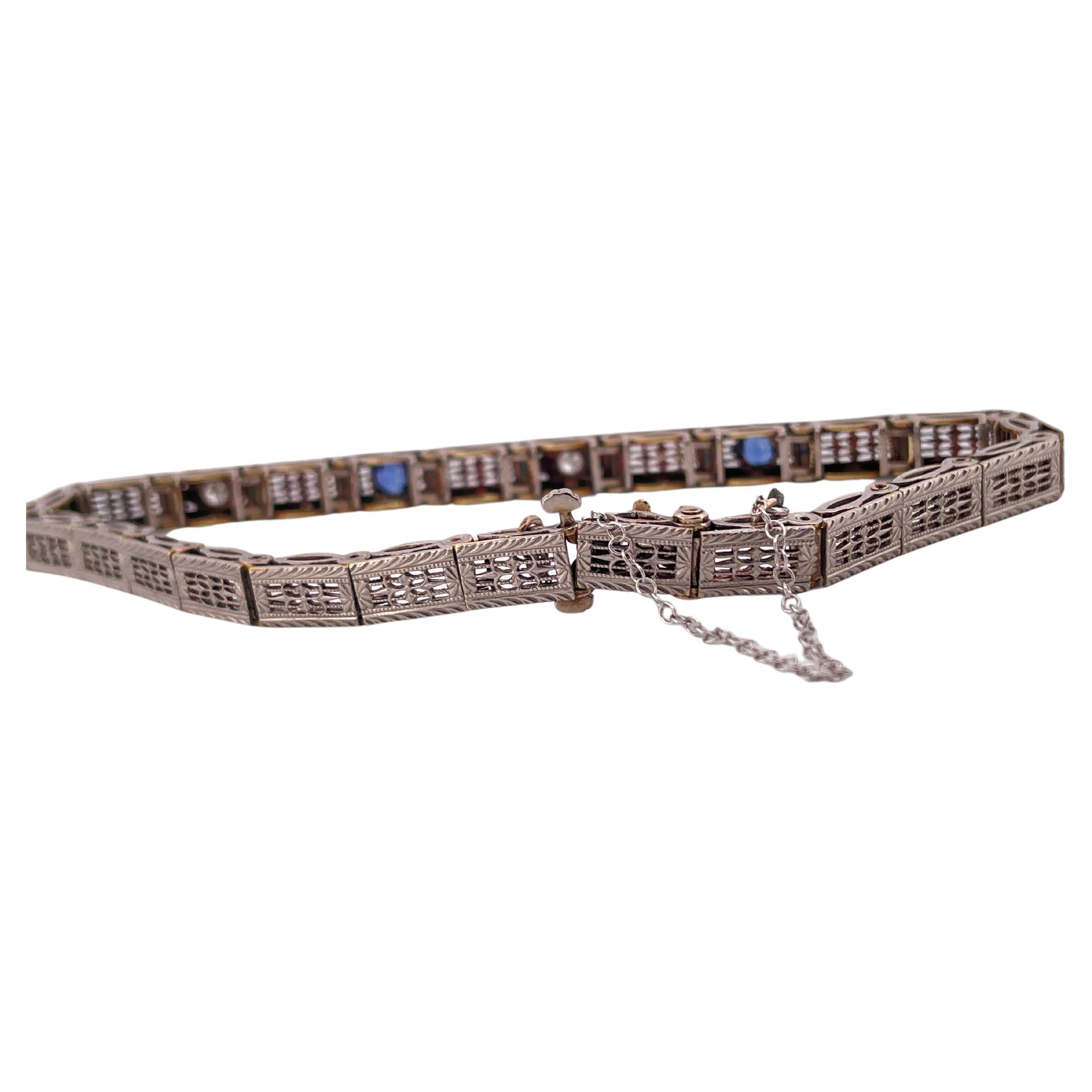 1920er Jahre 14k Weißgold 0,10ctw Diamant & 0,20ctw Saphir-Armband (Carréeschliff) im Angebot