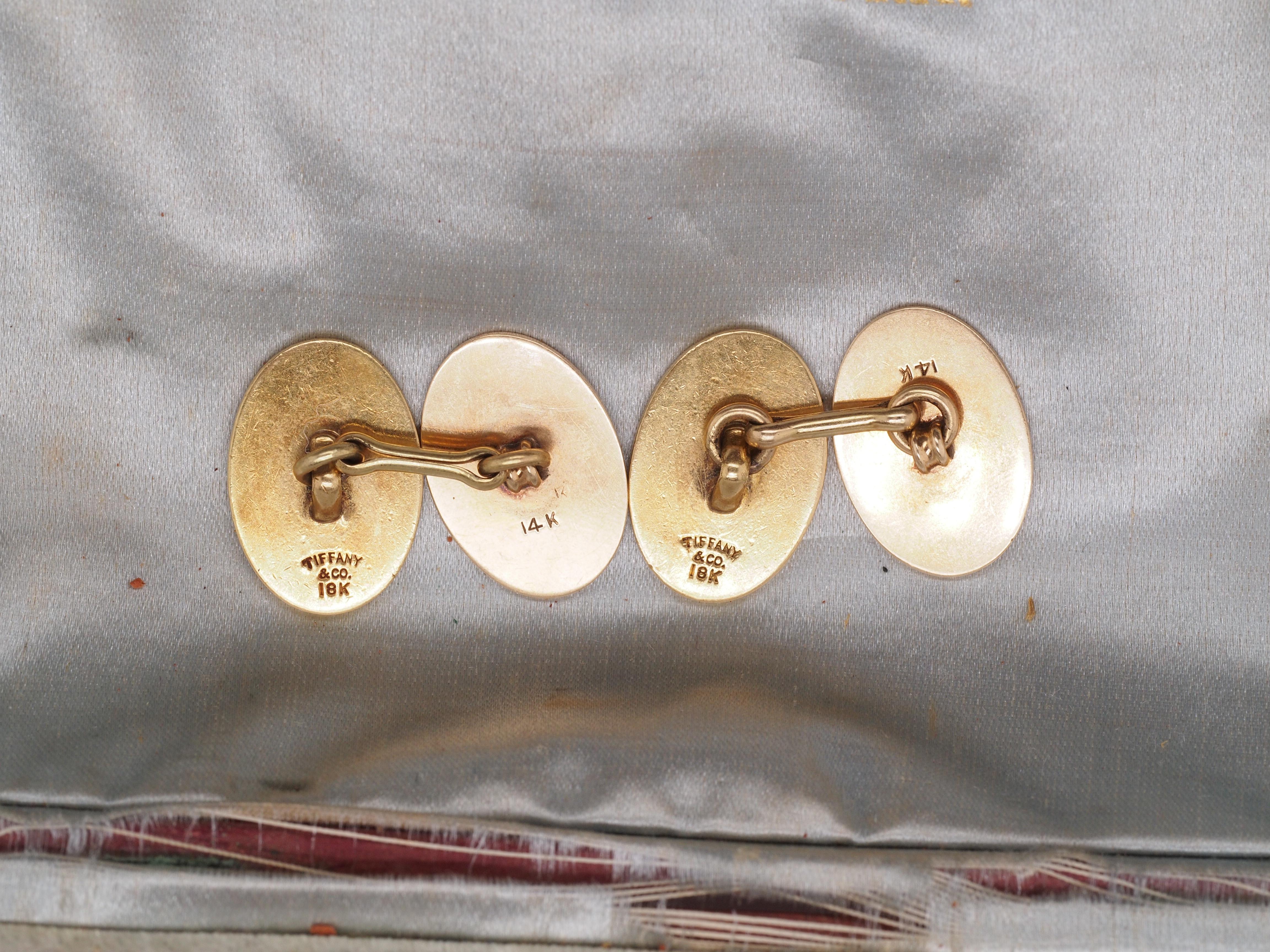 Art déco Tiffany & Co. Boutons de manchette Royal Shield en or jaune 14 carats des années 1920 en vente