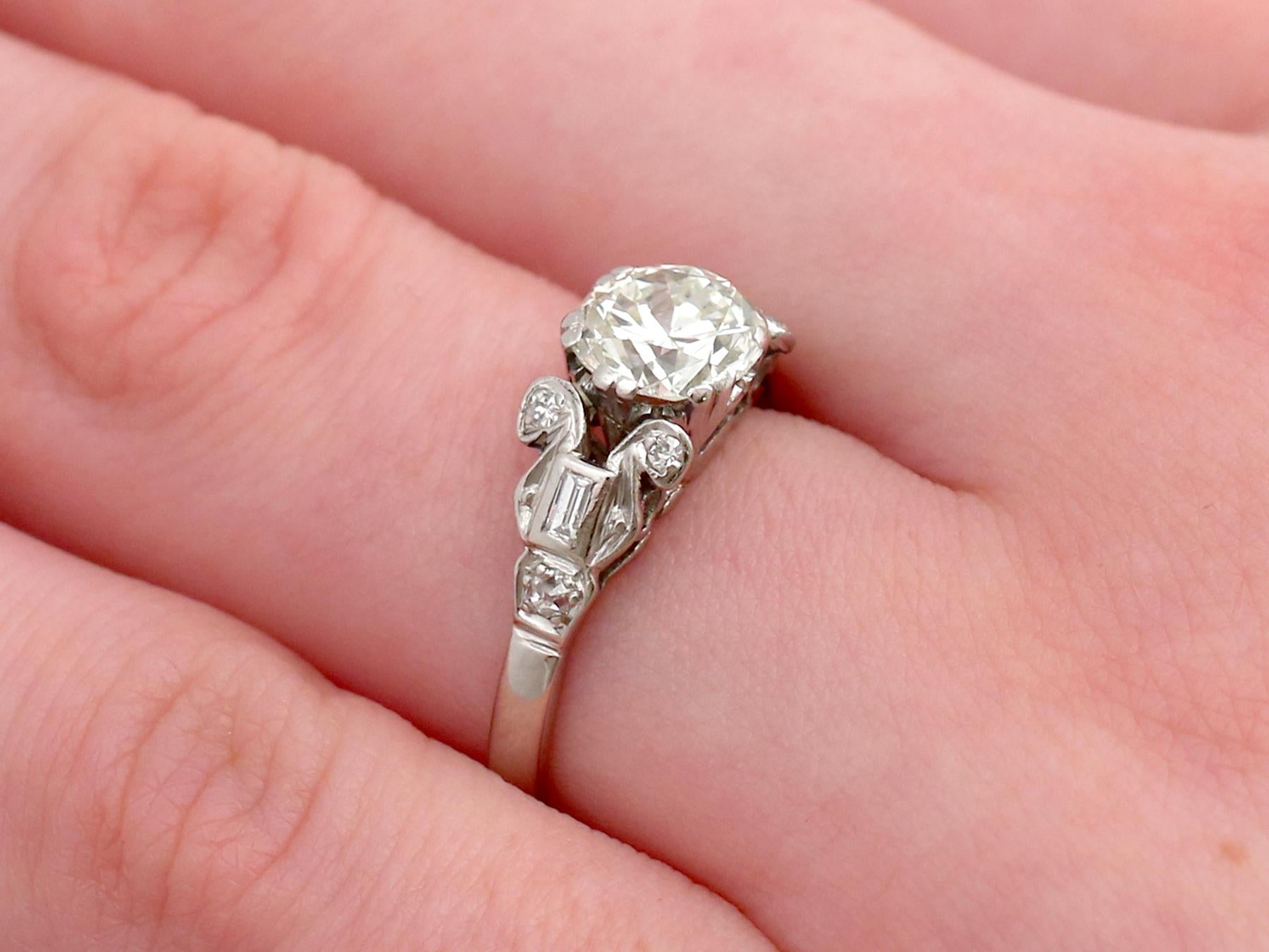 Women's 1920s 1.50 Carat Diamond and Platinum Solitaire Engagement Ring