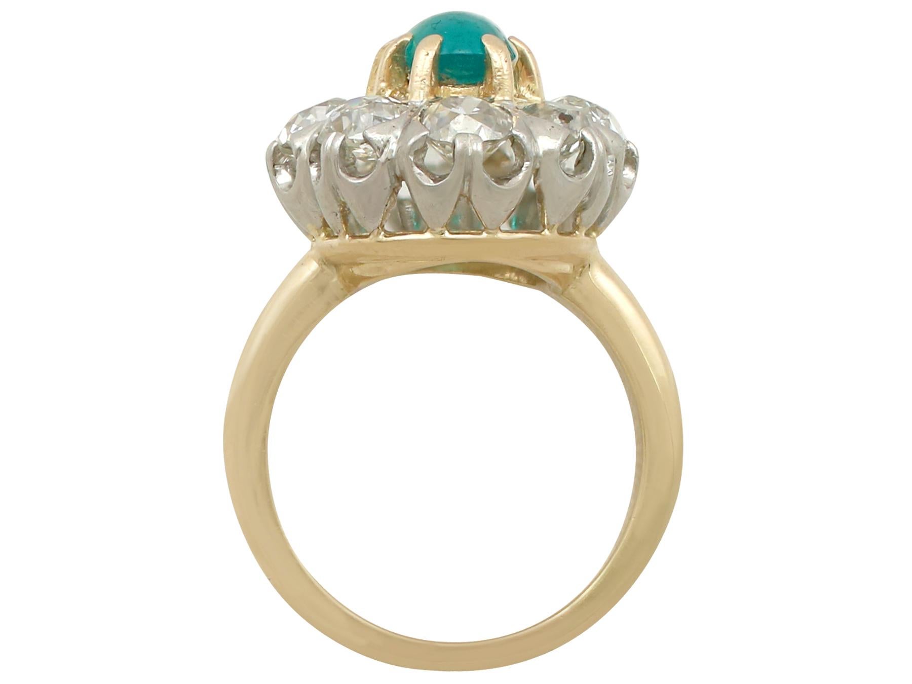 1920er Jahre Verlobungsring aus Gold mit 1,50 Karat Smaragd im Cabochon-Schliff und 2,85 Karat Diamant im Angebot 1