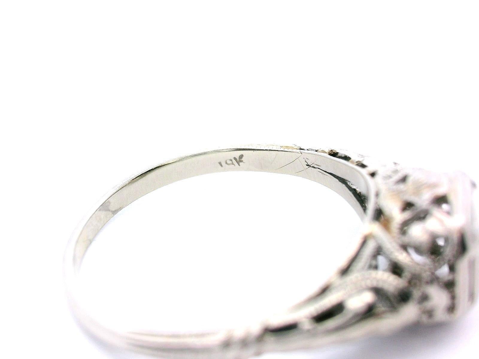 Anello con diamanti in filigrana in oro bianco 18 carati degli anni '20 in vendita 5