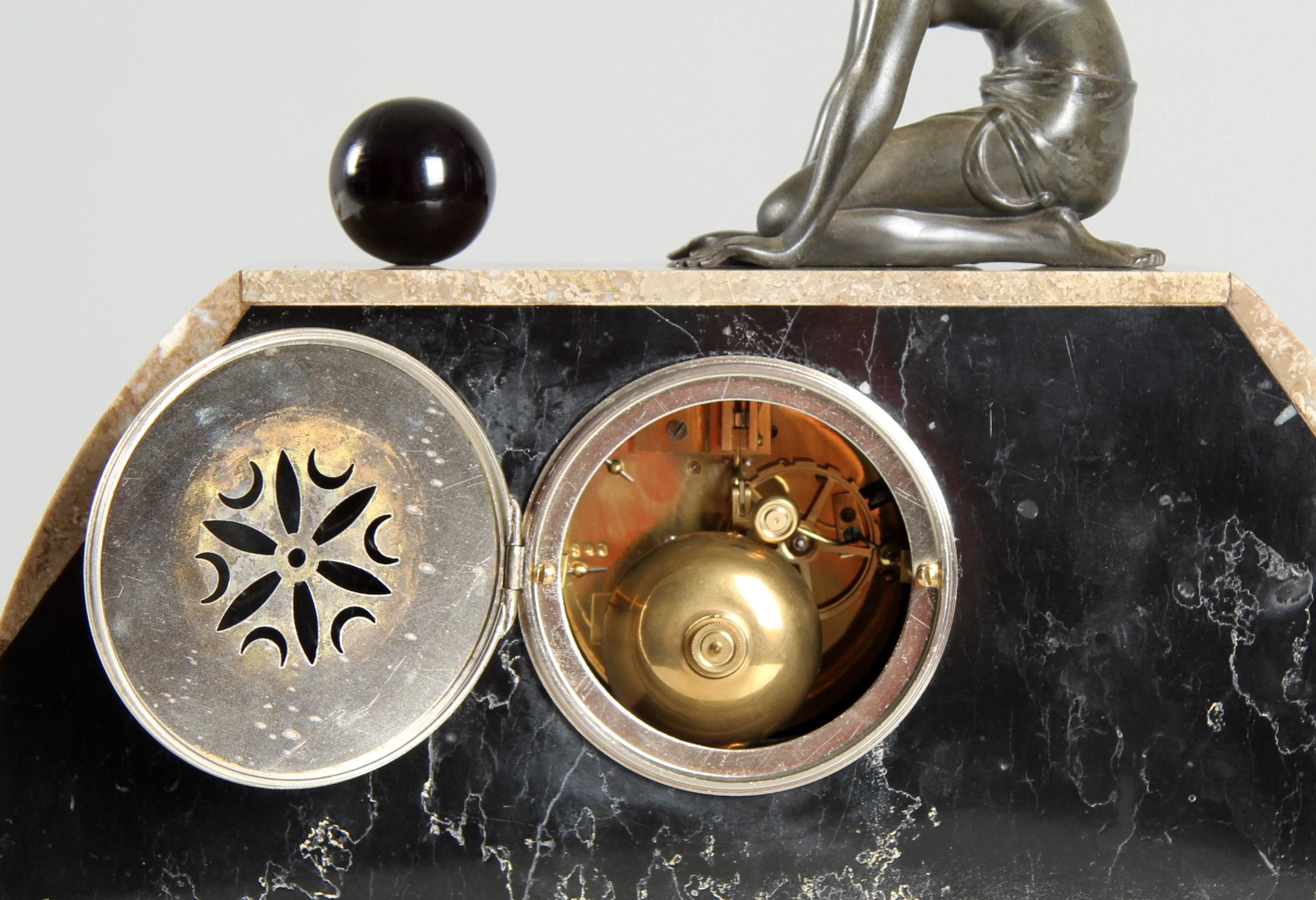 1920s -1930s Art Deco Mantel Clock - in wonderful restored condition For Sale 4