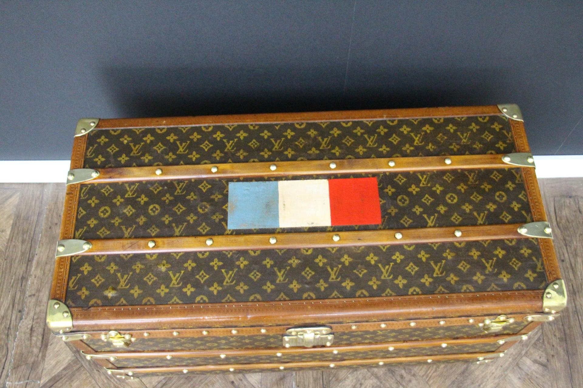 1920's-1930's Louis Vuitton Trunk in Monogram, 80 cm Louis Vuitton Steamer Trunk 7