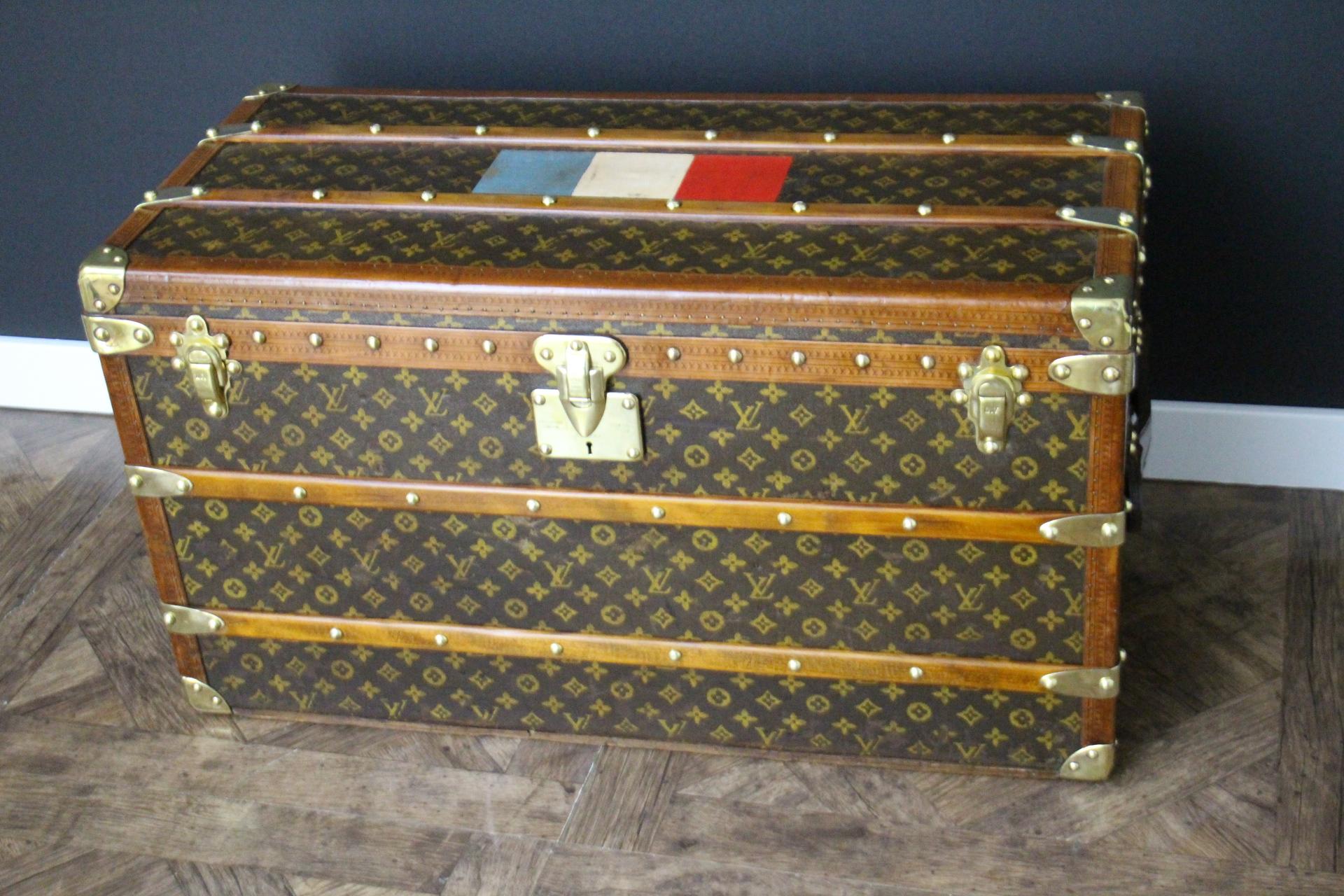 1920's-1930's Louis Vuitton Trunk in Monogram, 80 cm Louis Vuitton Steamer Trunk 8