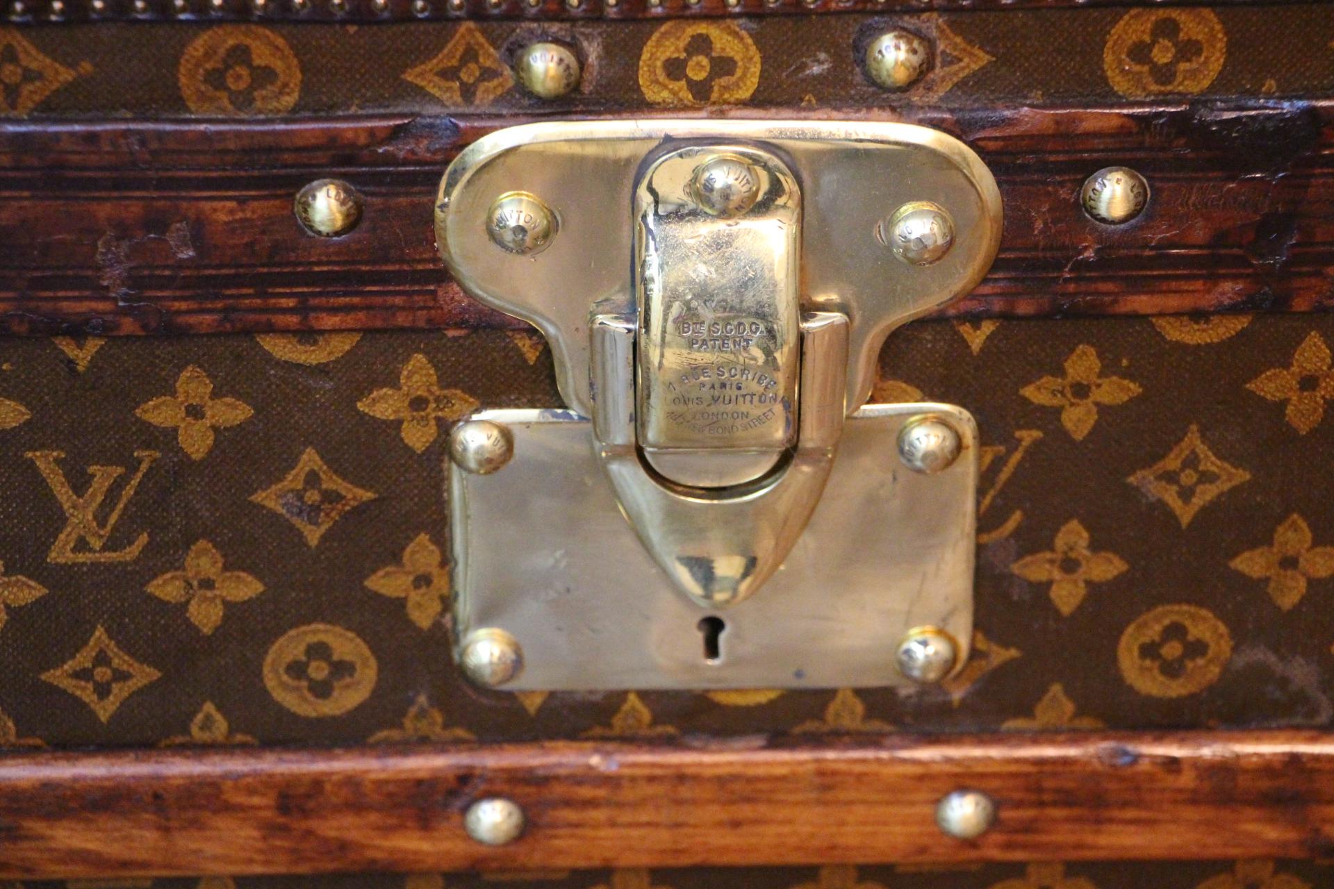 Louis Vuitton-Truhe aus den 1920er-1930er Jahren mit Monogramm, 80 cm Louis Vuitton Dampfer-Truhe (Messing) im Angebot