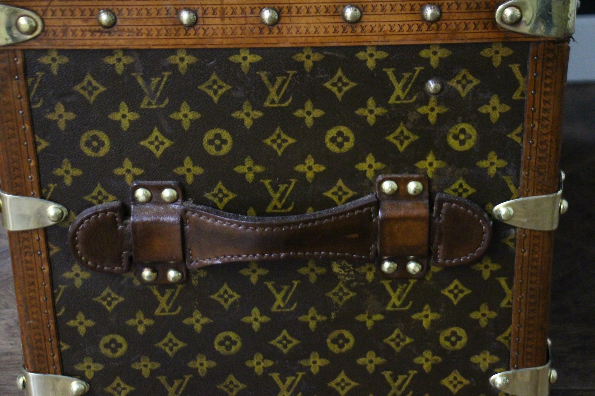 1920's-1930's Louis Vuitton Trunk in Monogram, 80 cm Louis Vuitton Steamer Trunk In Good Condition In Saint-Ouen, FR