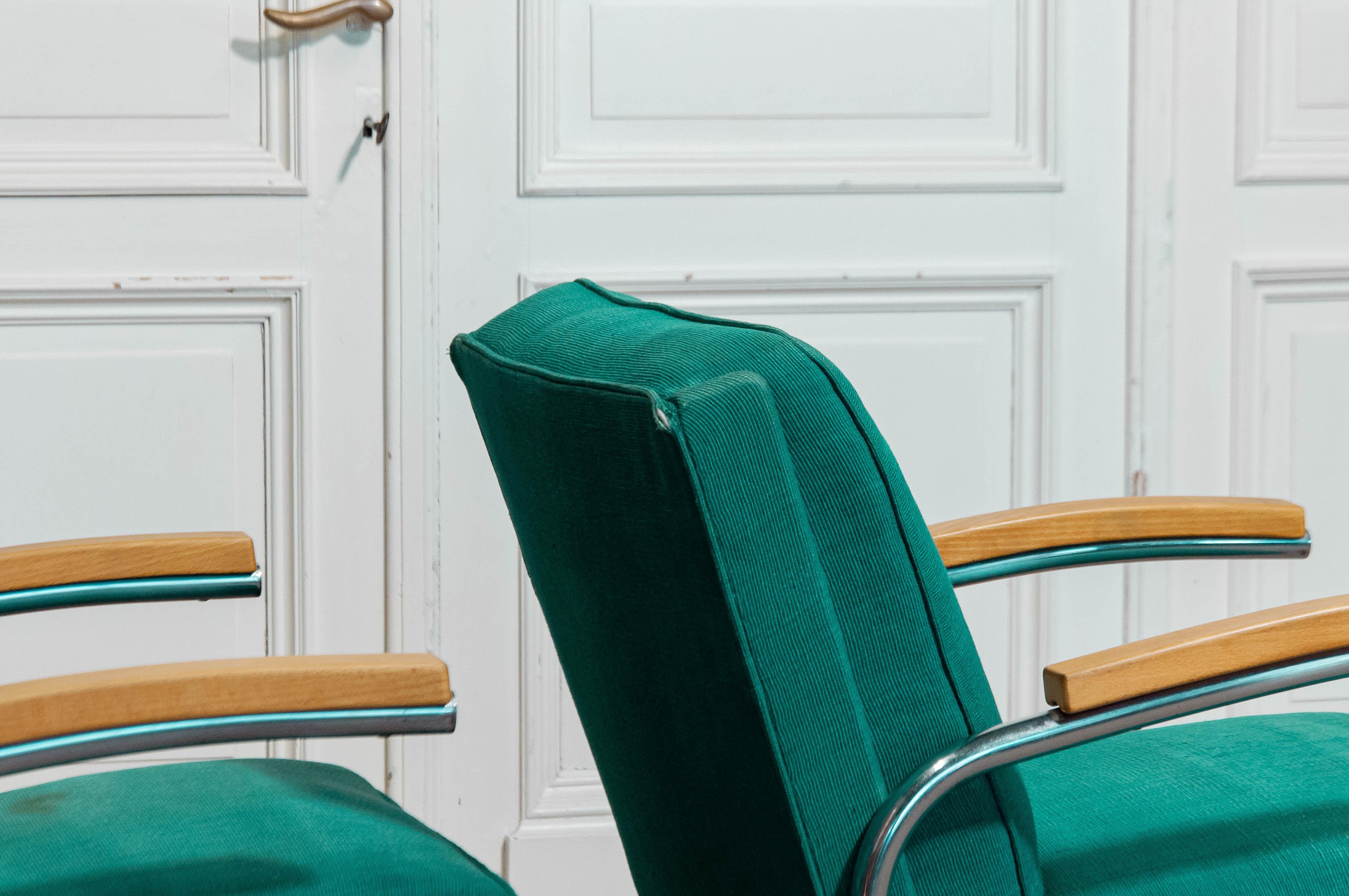 1920s-1930s Pair of Bauhaus-style lounge chairs by Mücke & Melder In Fair Condition For Sale In Silvolde, Gelderland