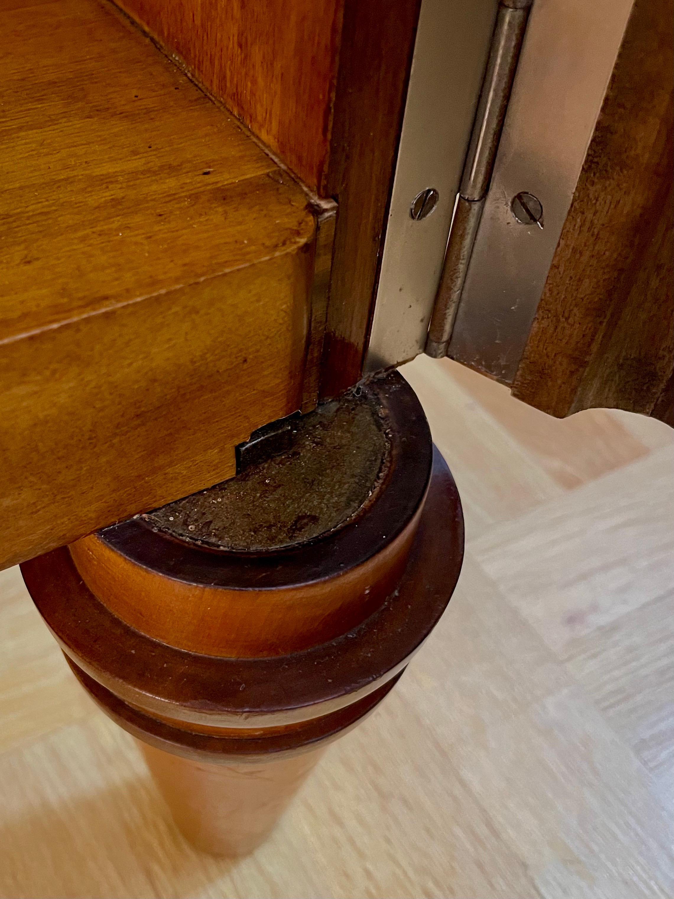 Schwedischer Grace Masur-Schrank aus Birke mit Intarsien, Carl Bergsten zugeschrieben 1920er und 1930er Jahre im Angebot 6