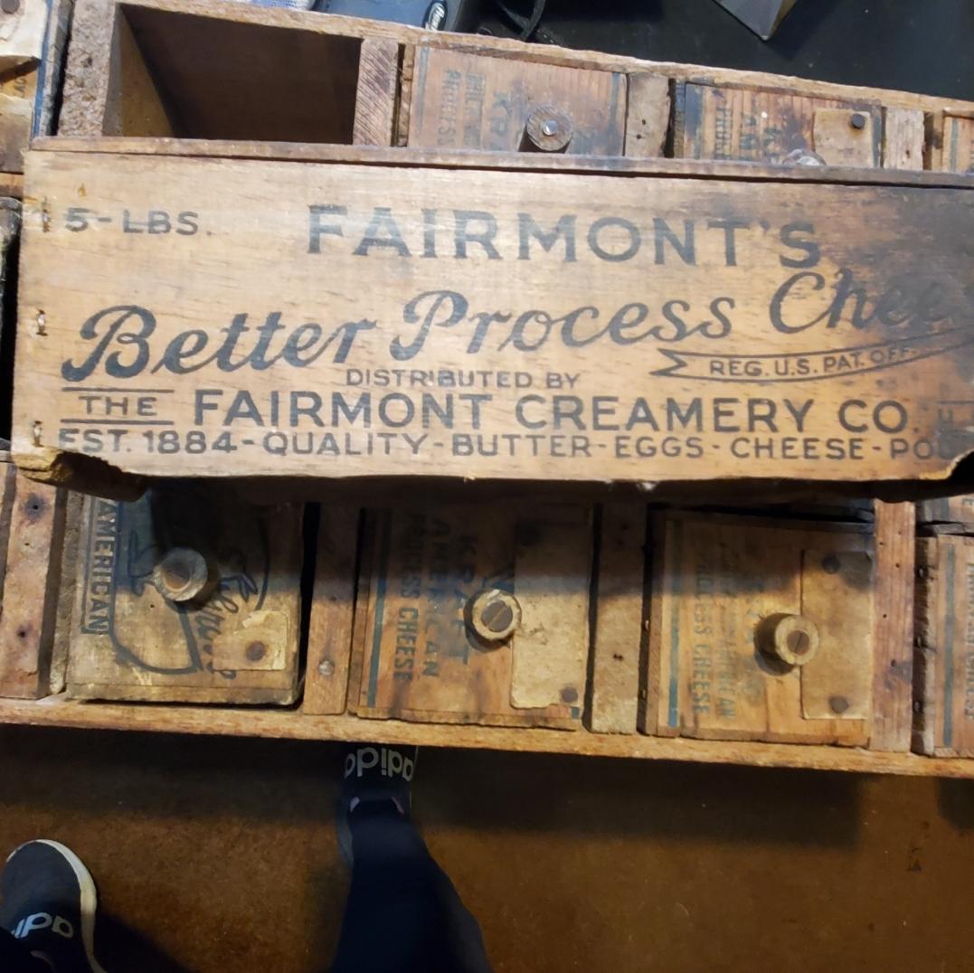 1920er Jahre 21 Box Apothekerschrank im Angebot 2