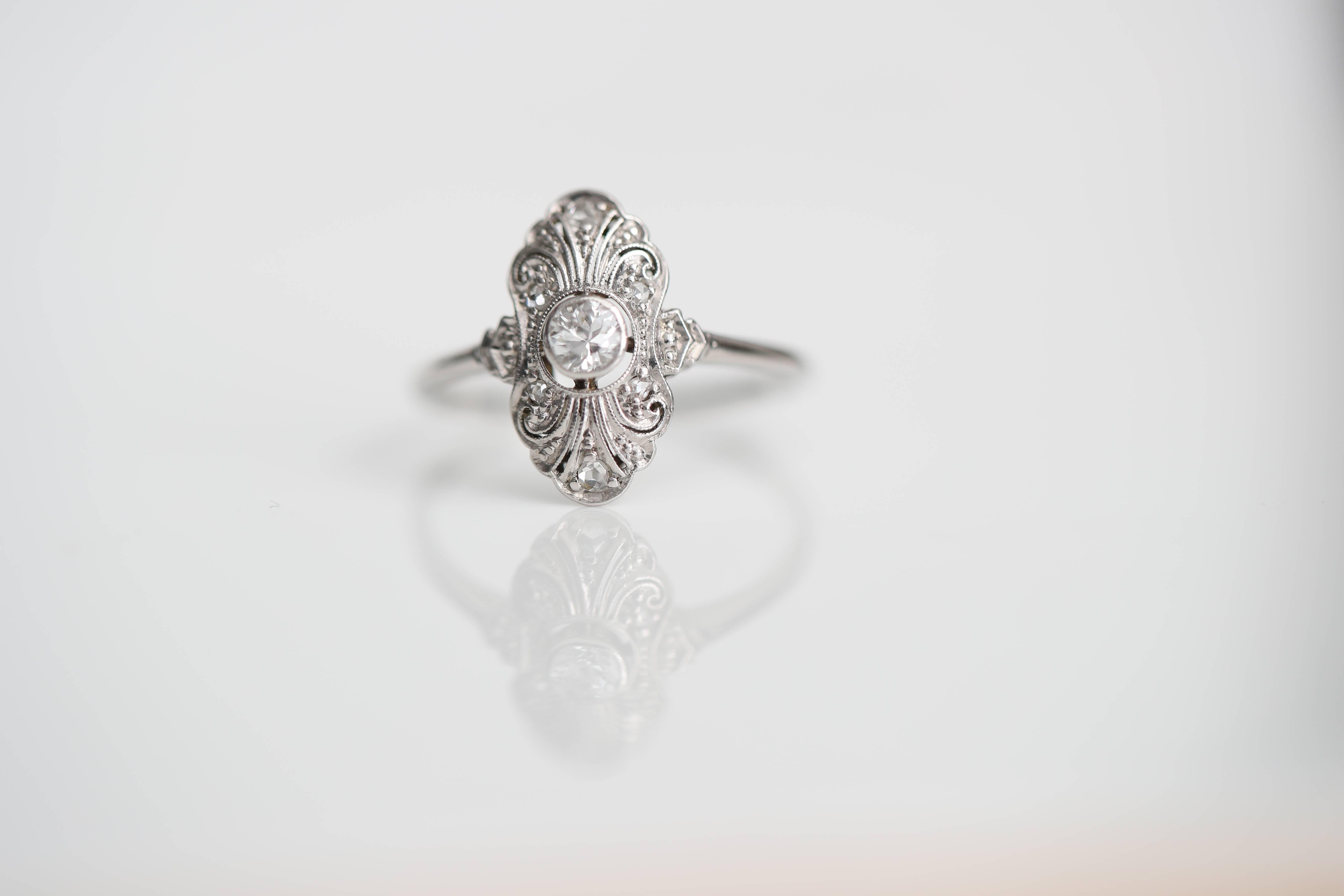 1920er Jahre .25 Karat alter europäischer Diamant-Verlobungsring, Platin, 18k Weißgold im Zustand „Gut“ in Atlanta, GA