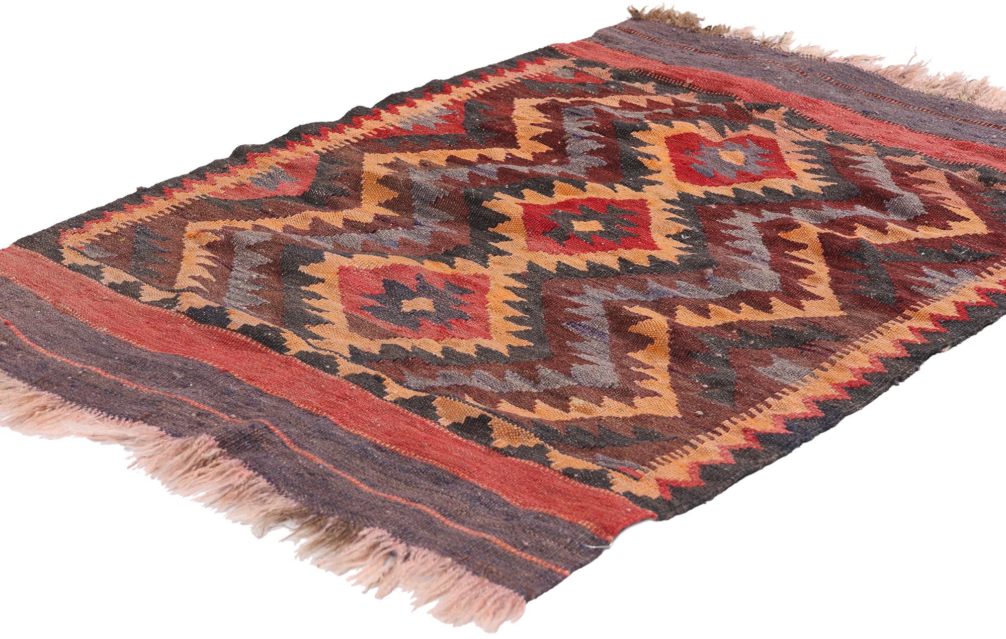 79069 Antique Maimana Afghan Kilim Rug, 02'05 x 03'03. Ce ravissant tapis kilim afghan antique en laine, tissé à la main, témoigne de l'art magistral des tisserands qualifiés de la région de Maimana en Afghanistan. Cette pièce témoigne de la