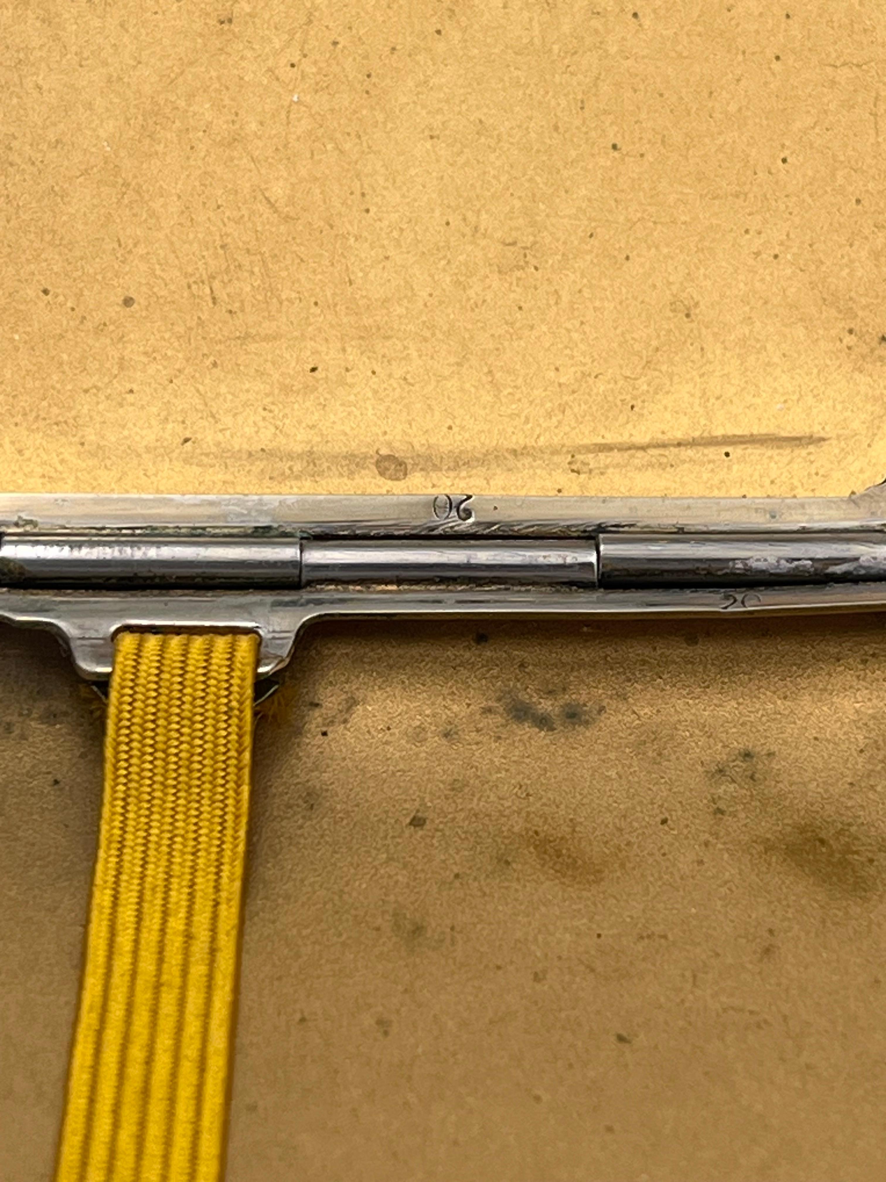 Pitillera Alpacca Art Decó de 1920 con esmalte negro geométrico 