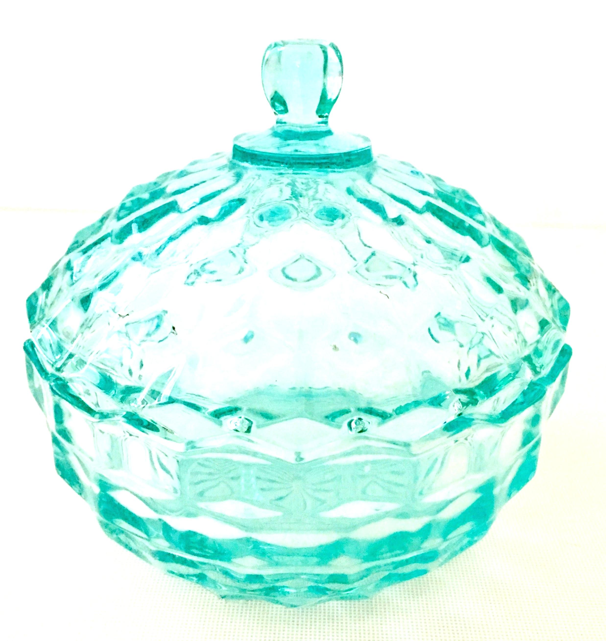 1920s American Depression Glass Diamond Cut Lidded Jars, Set of 2 In Good Condition For Sale In West Palm Beach, FL