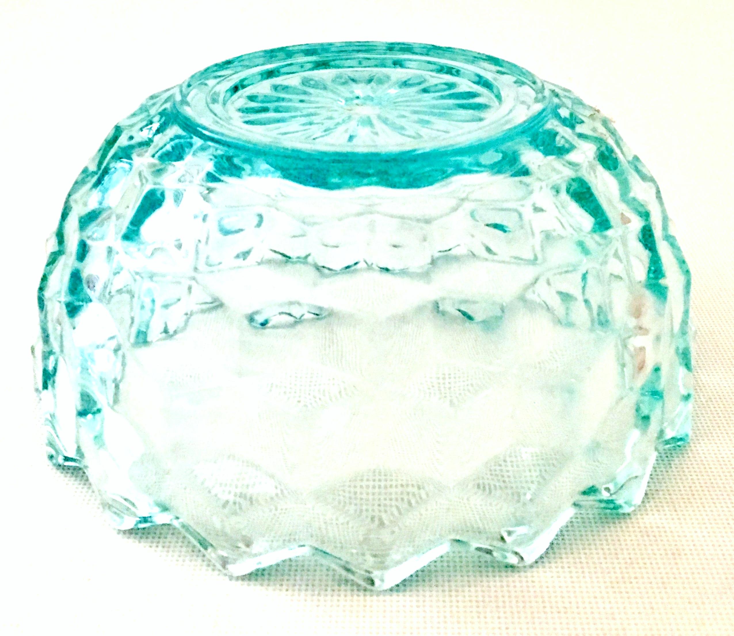 1920s American Depression Glass Diamond Cut Lidded Jars, Set of 2 For Sale 4